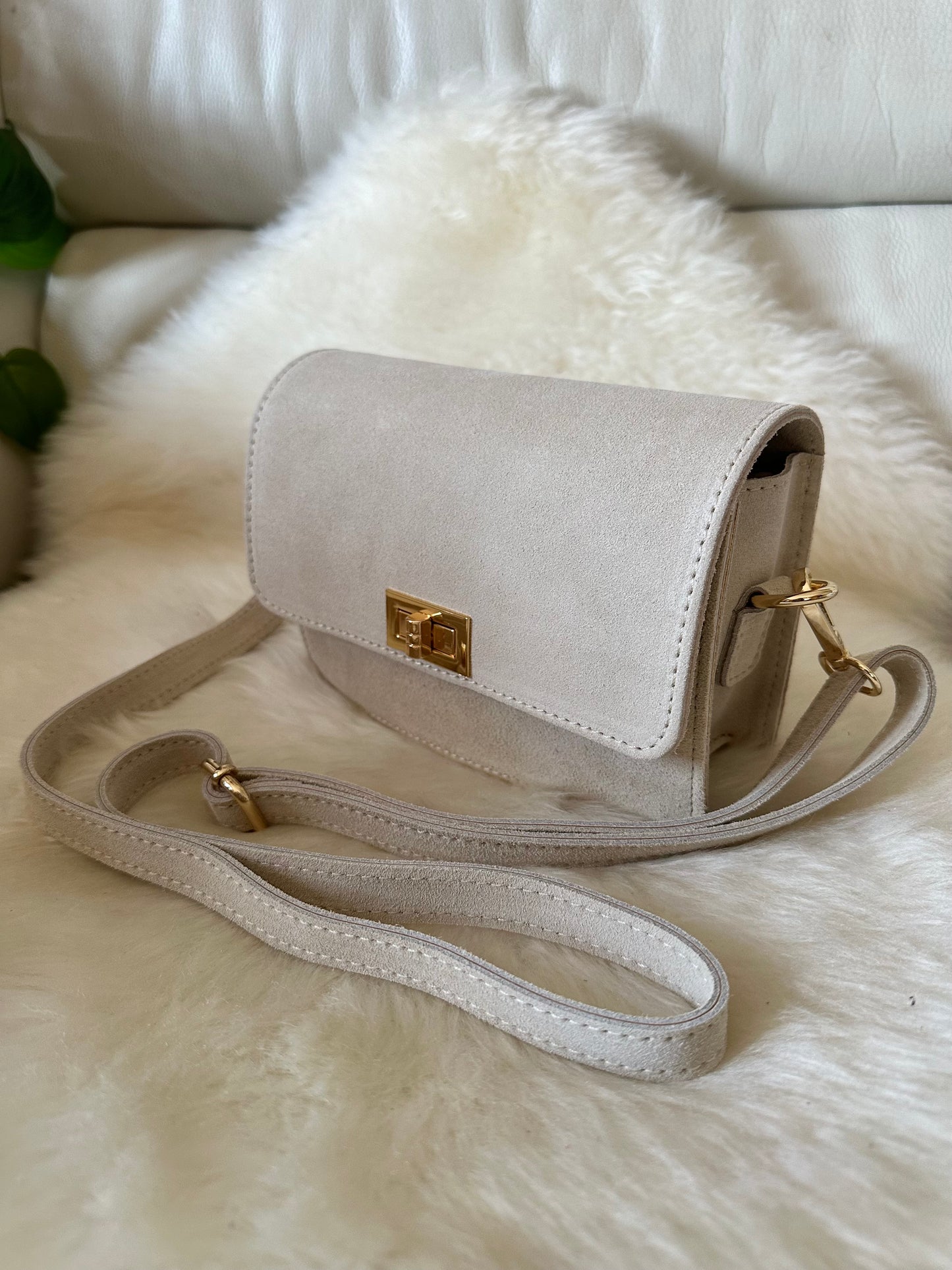 MILA suede- crossbody