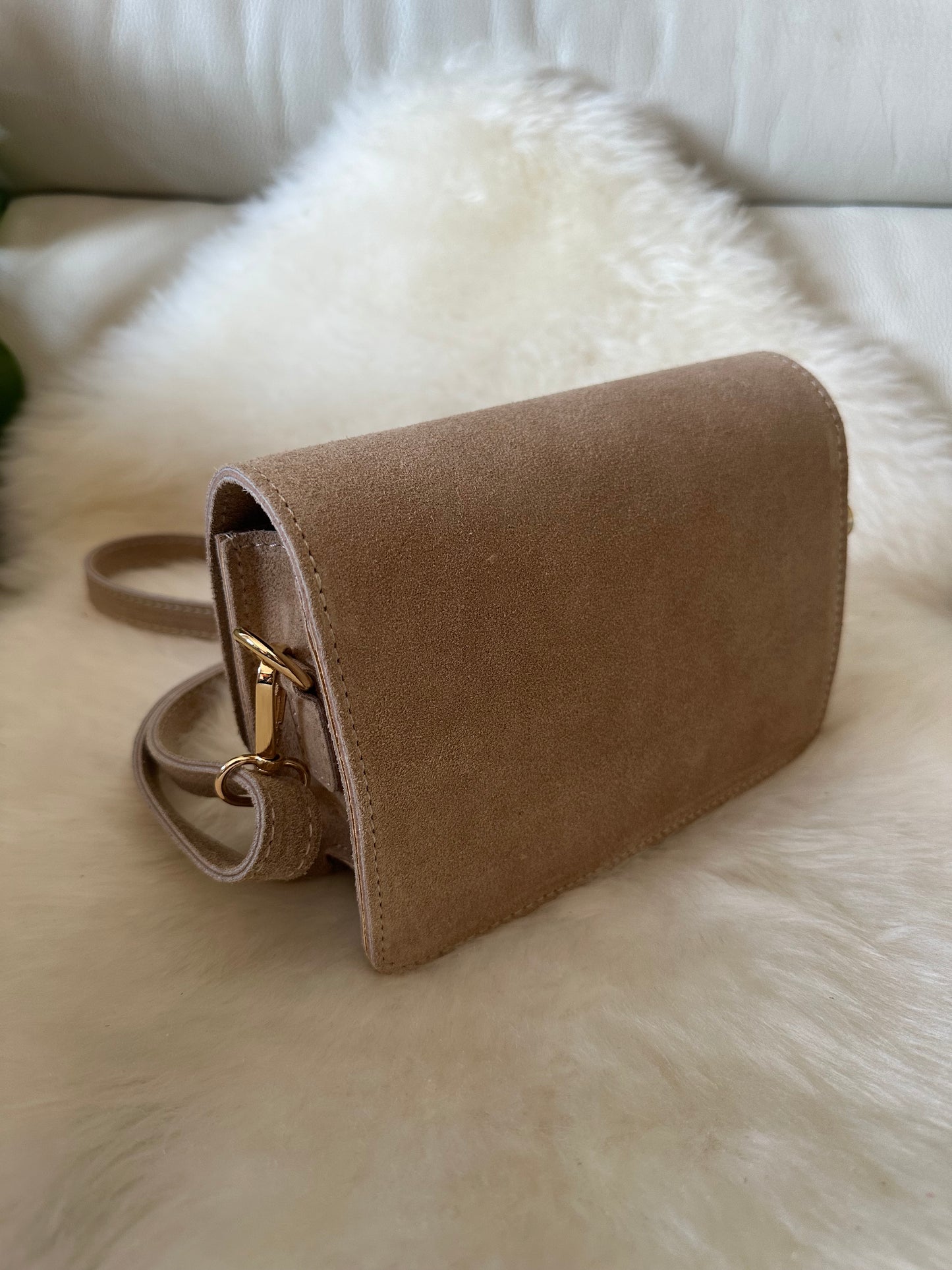 MILA suede- crossbody