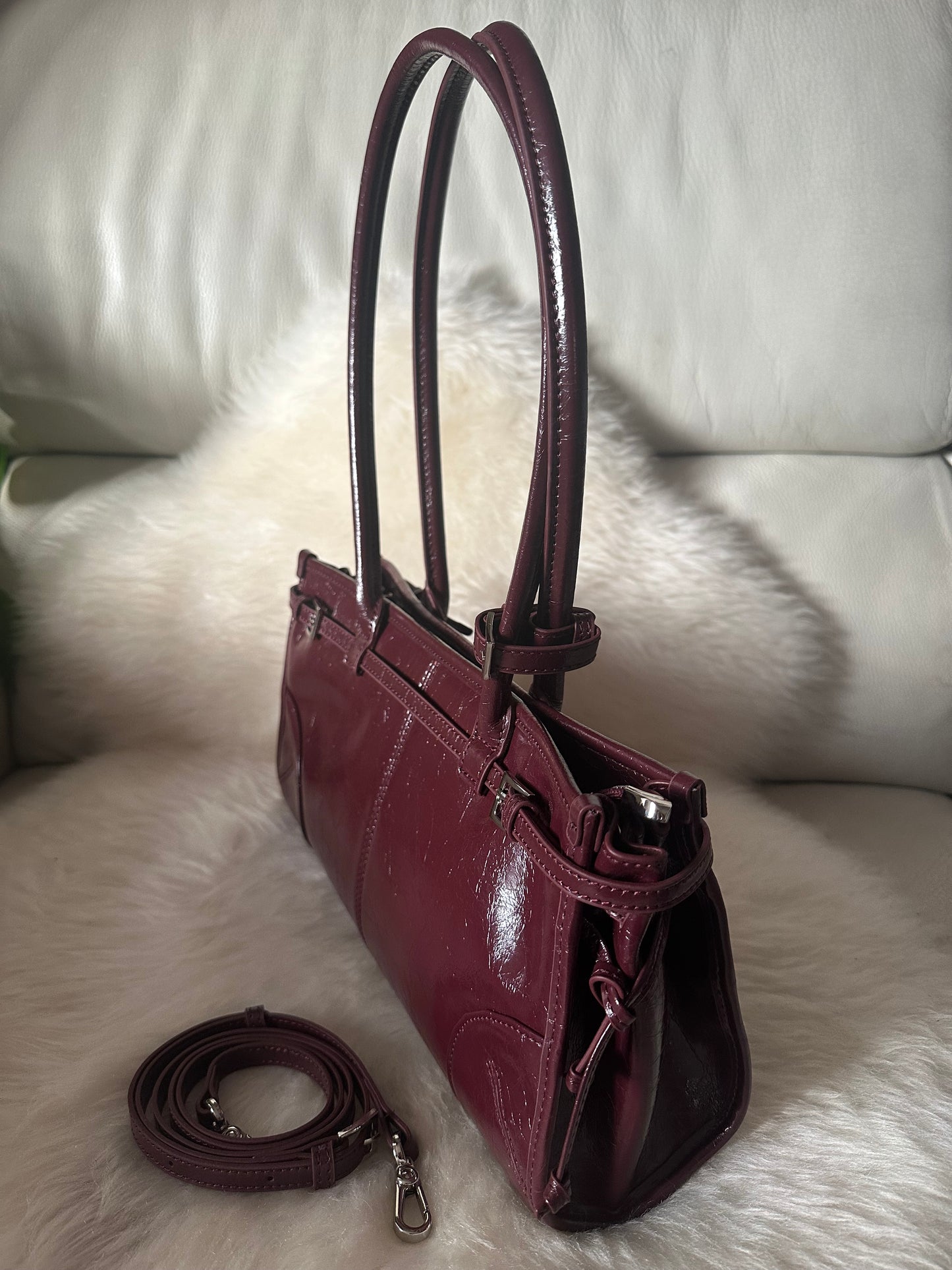 ASTRID - Genuine shiny leather