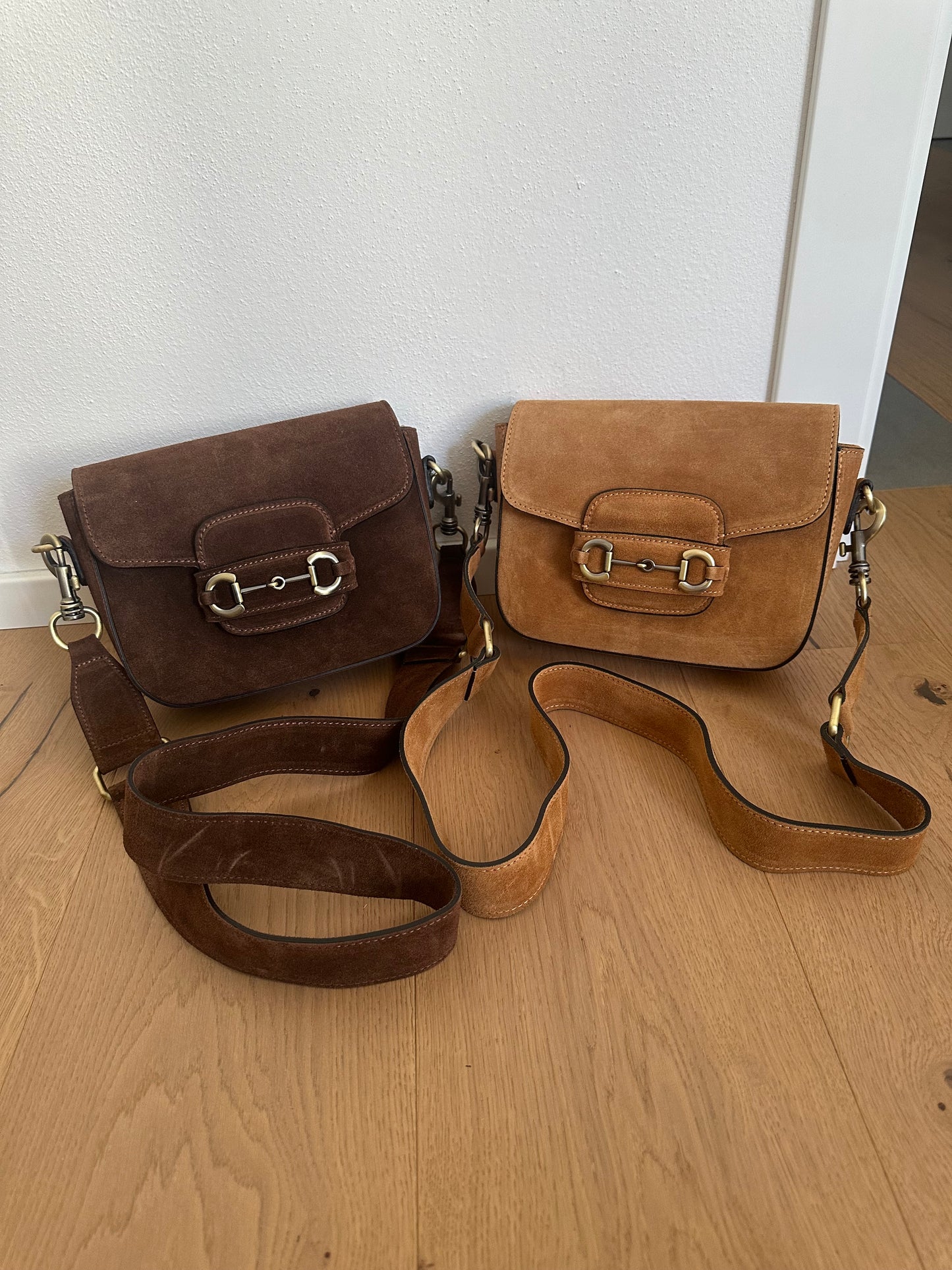 EMILY suede- crossbody