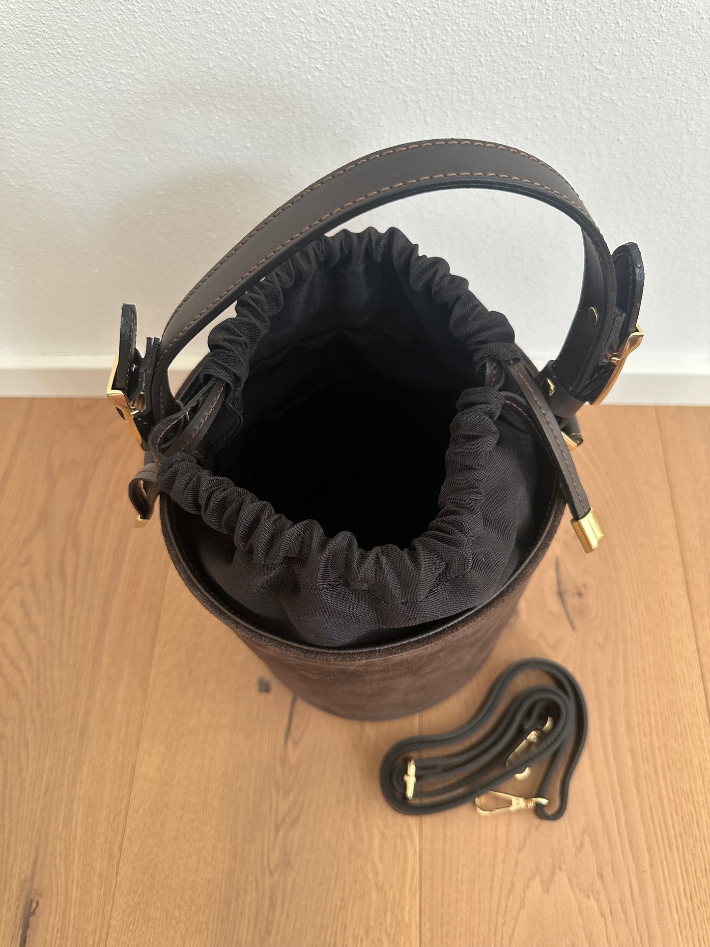 YARA - suede bucket