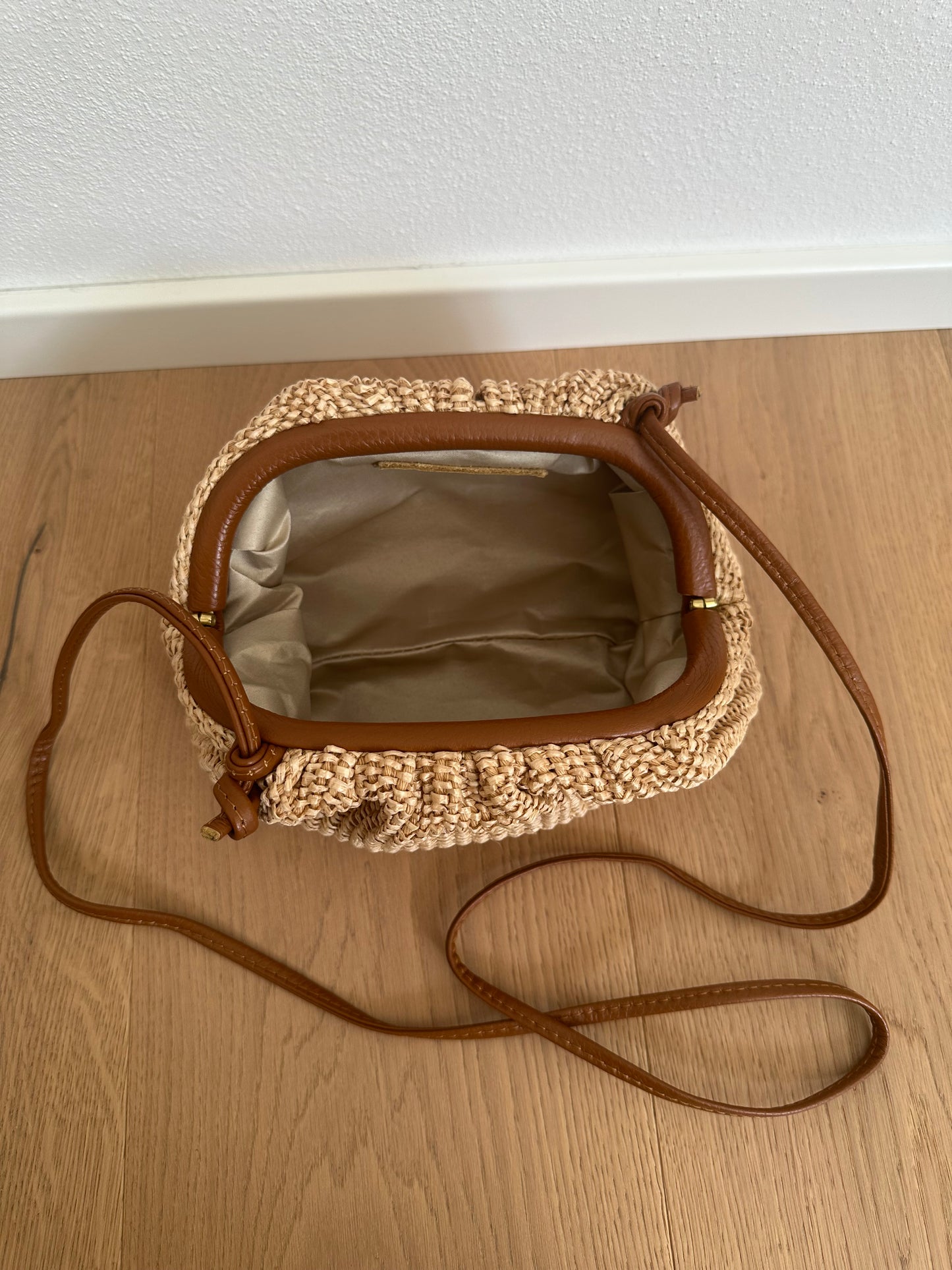 TWINS raffia