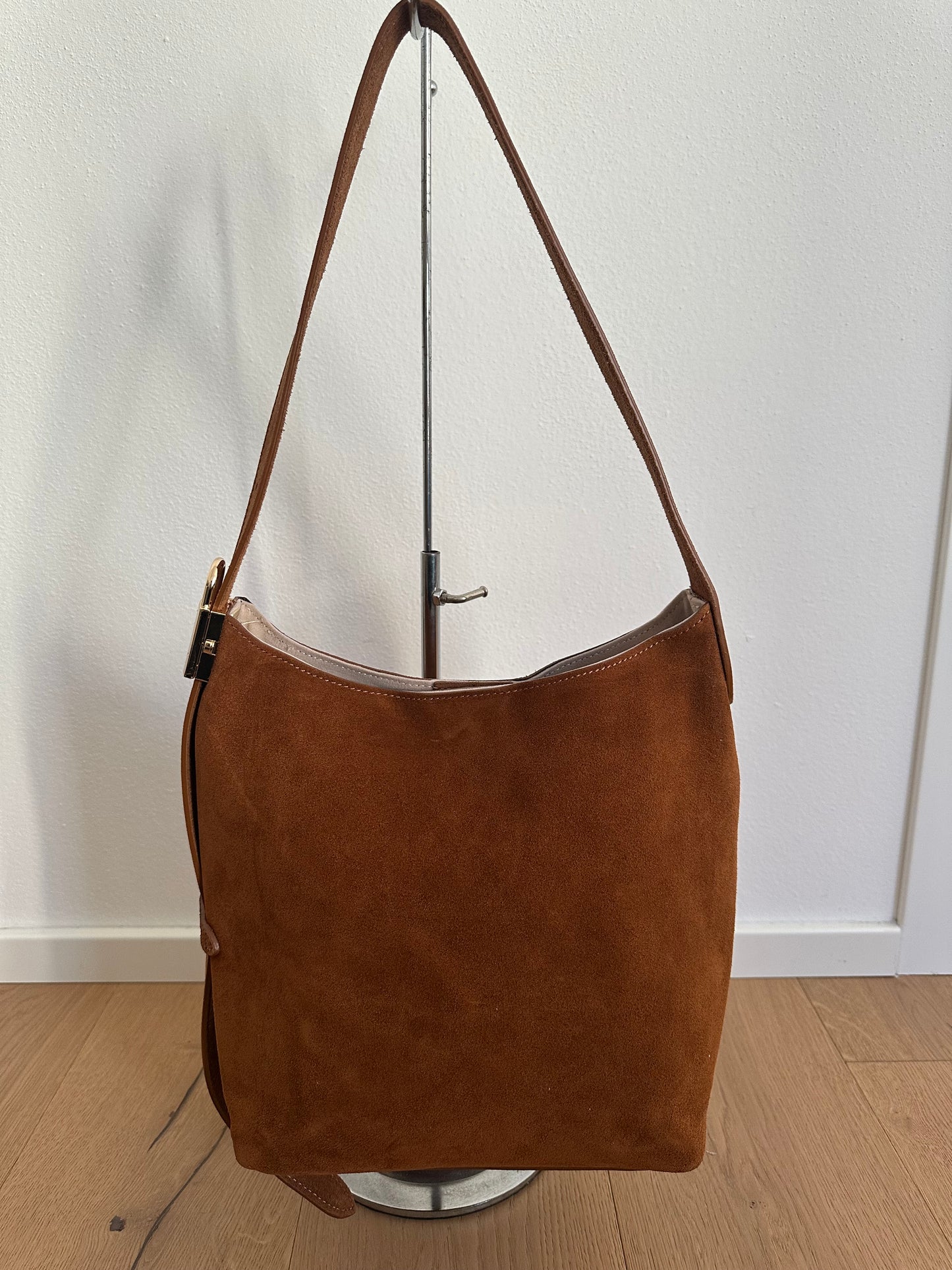 CAMILLA- suede bucket