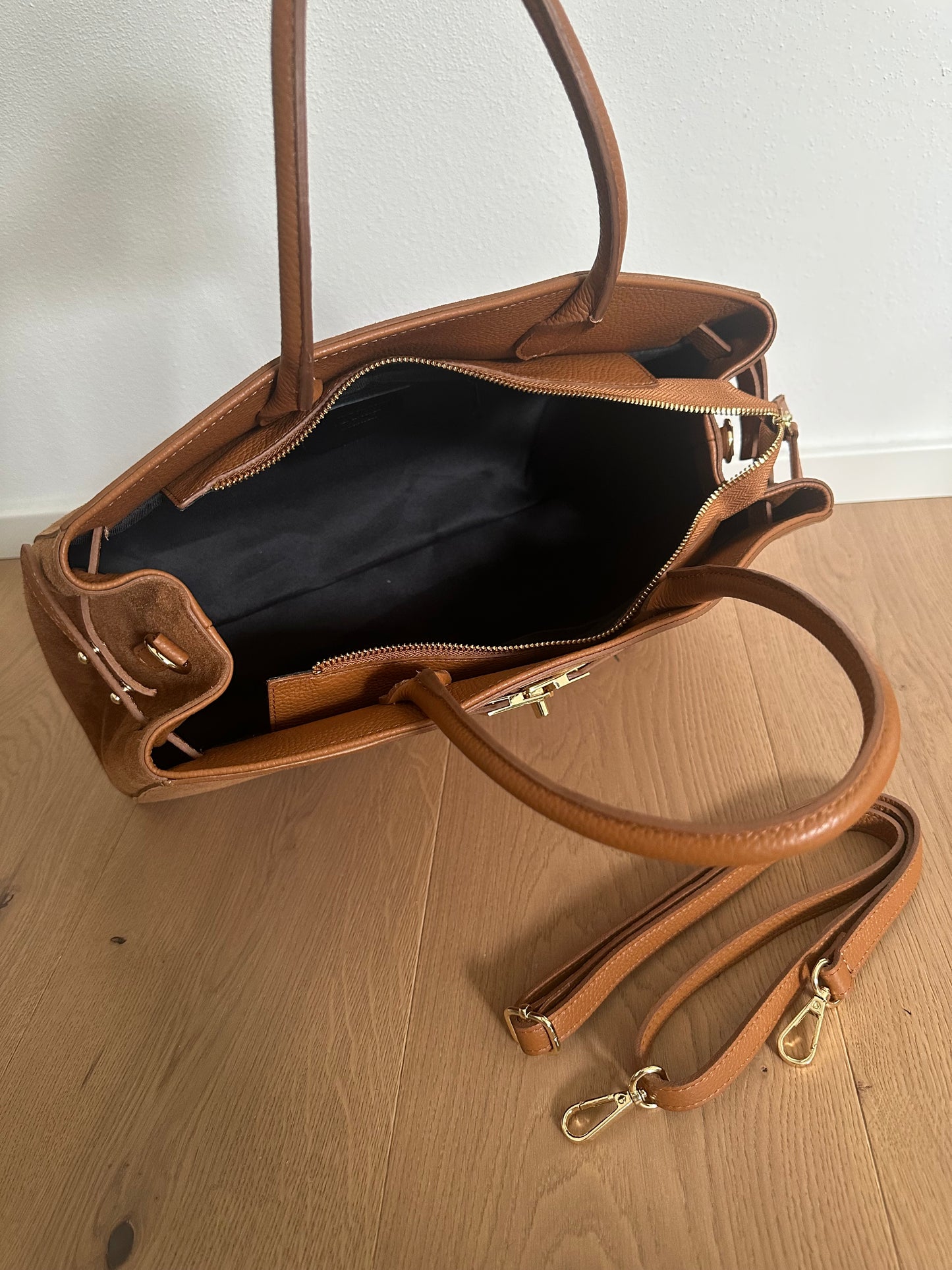 AMELIA BIG- suede