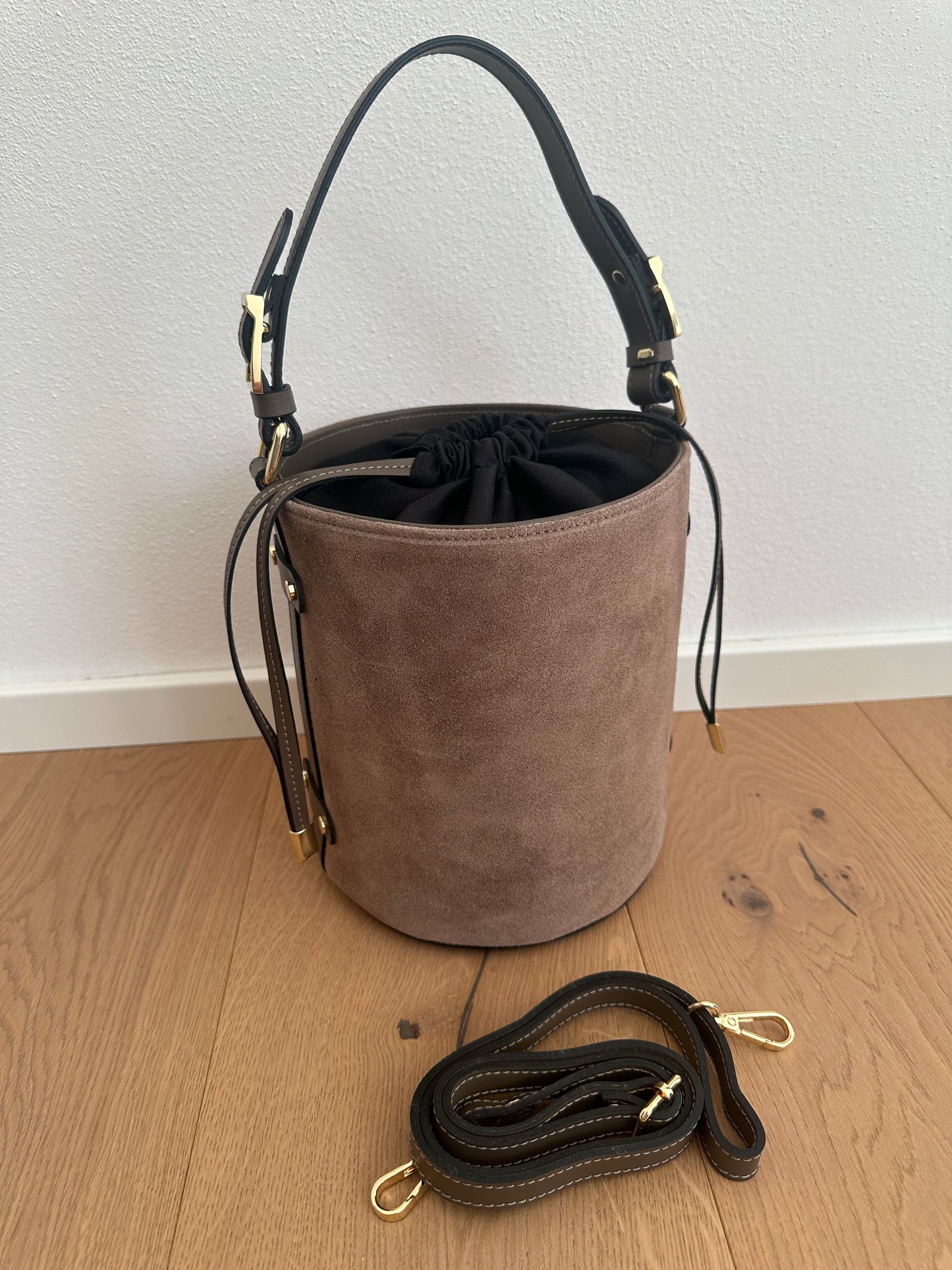 YARA - suede bucket
