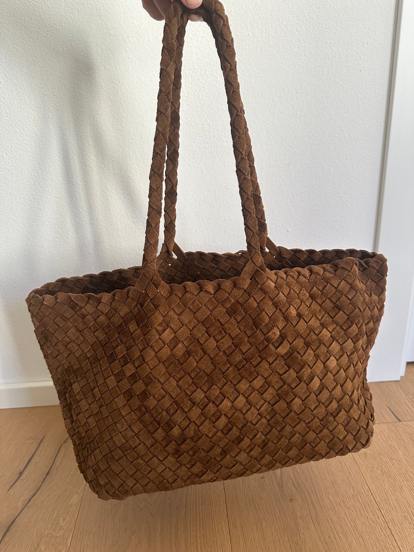 LEONIE- woven suede