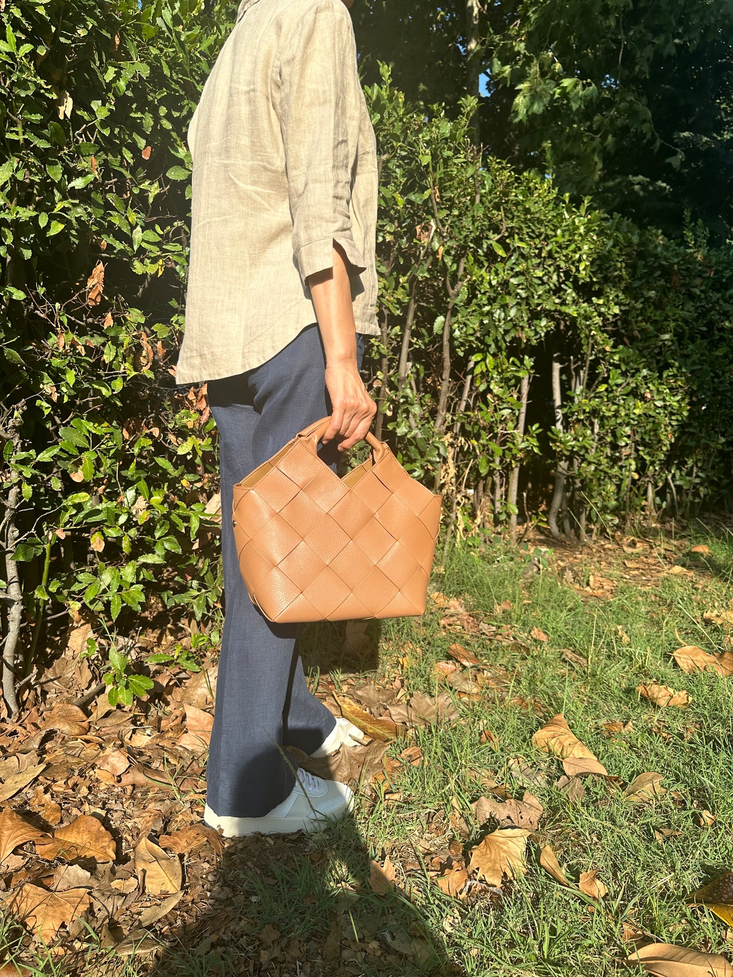 WOVEN HANDBAG- with shoulder strap