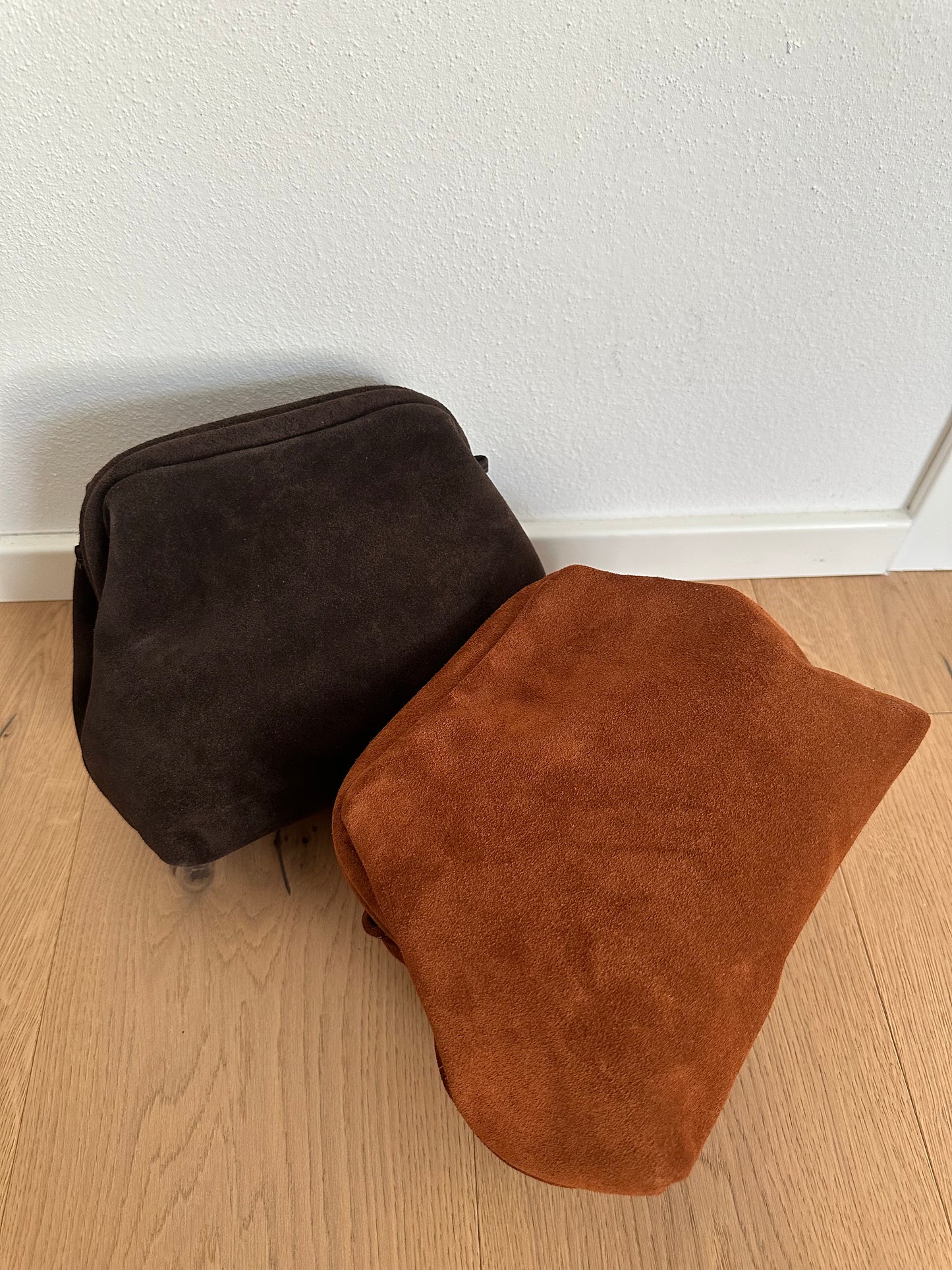 ALOAH suede - maxi pochette