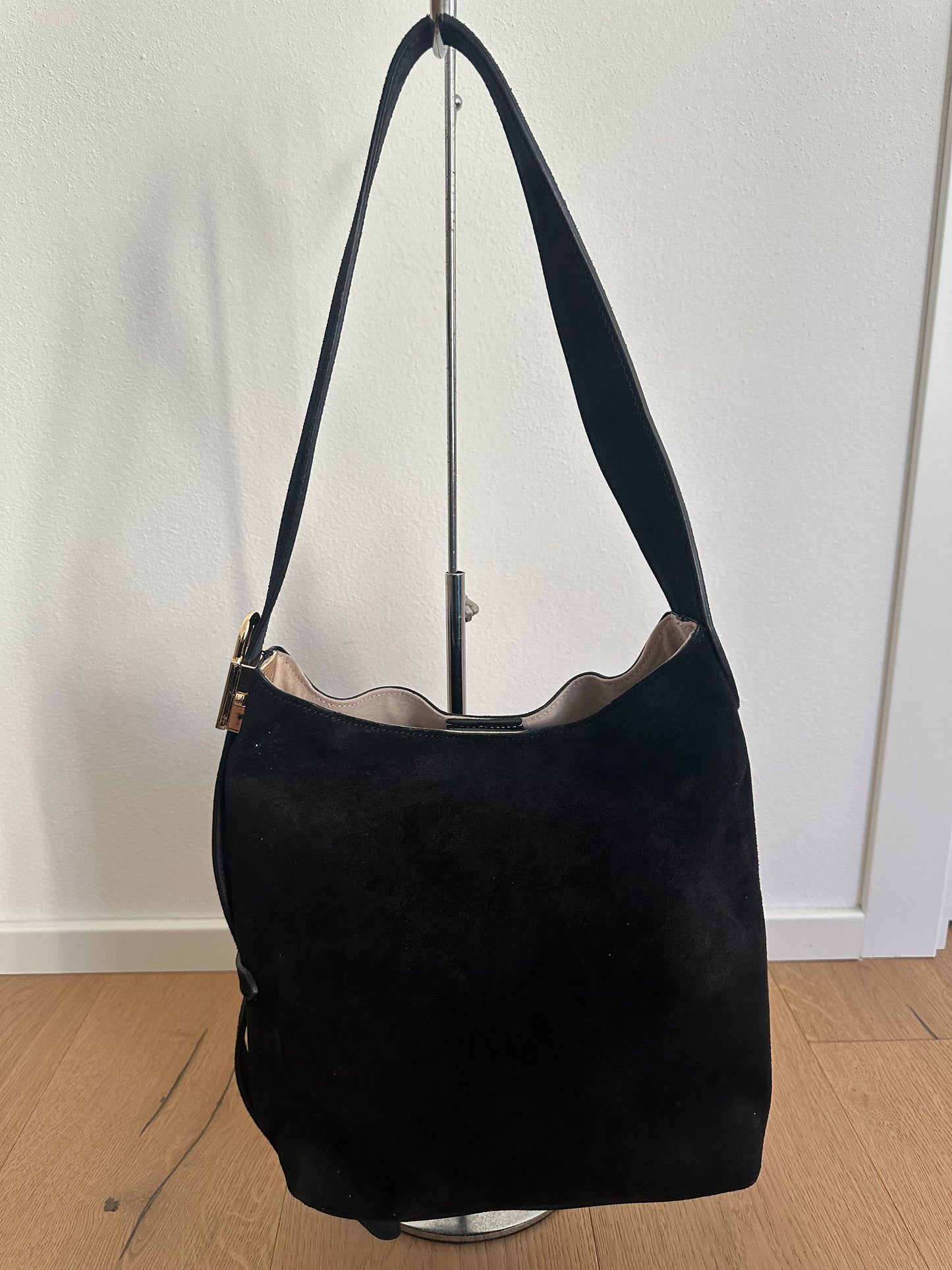 CAMILLA- suede bucket