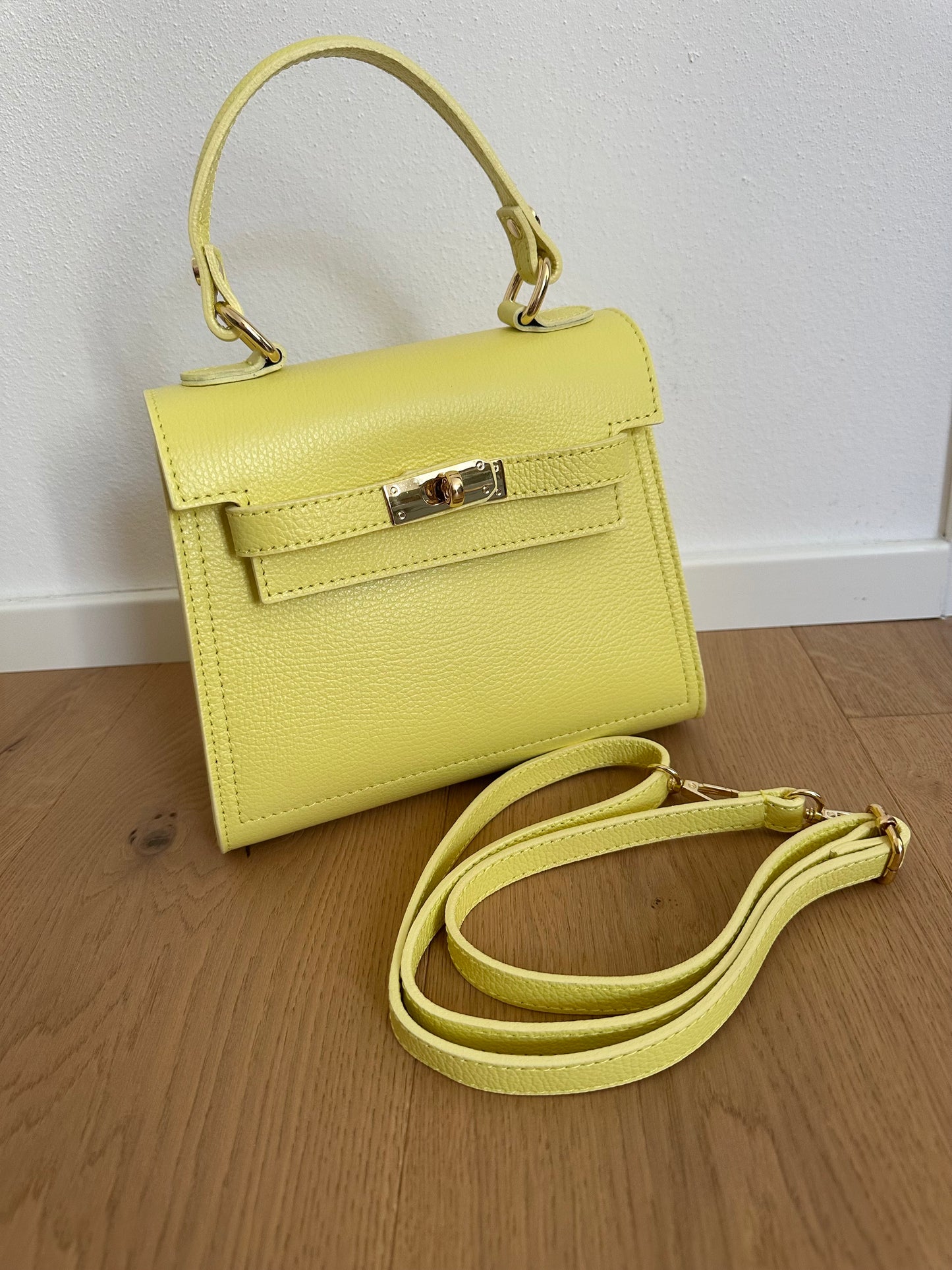 MEDIUM K- Borsa a mano in vera pelle