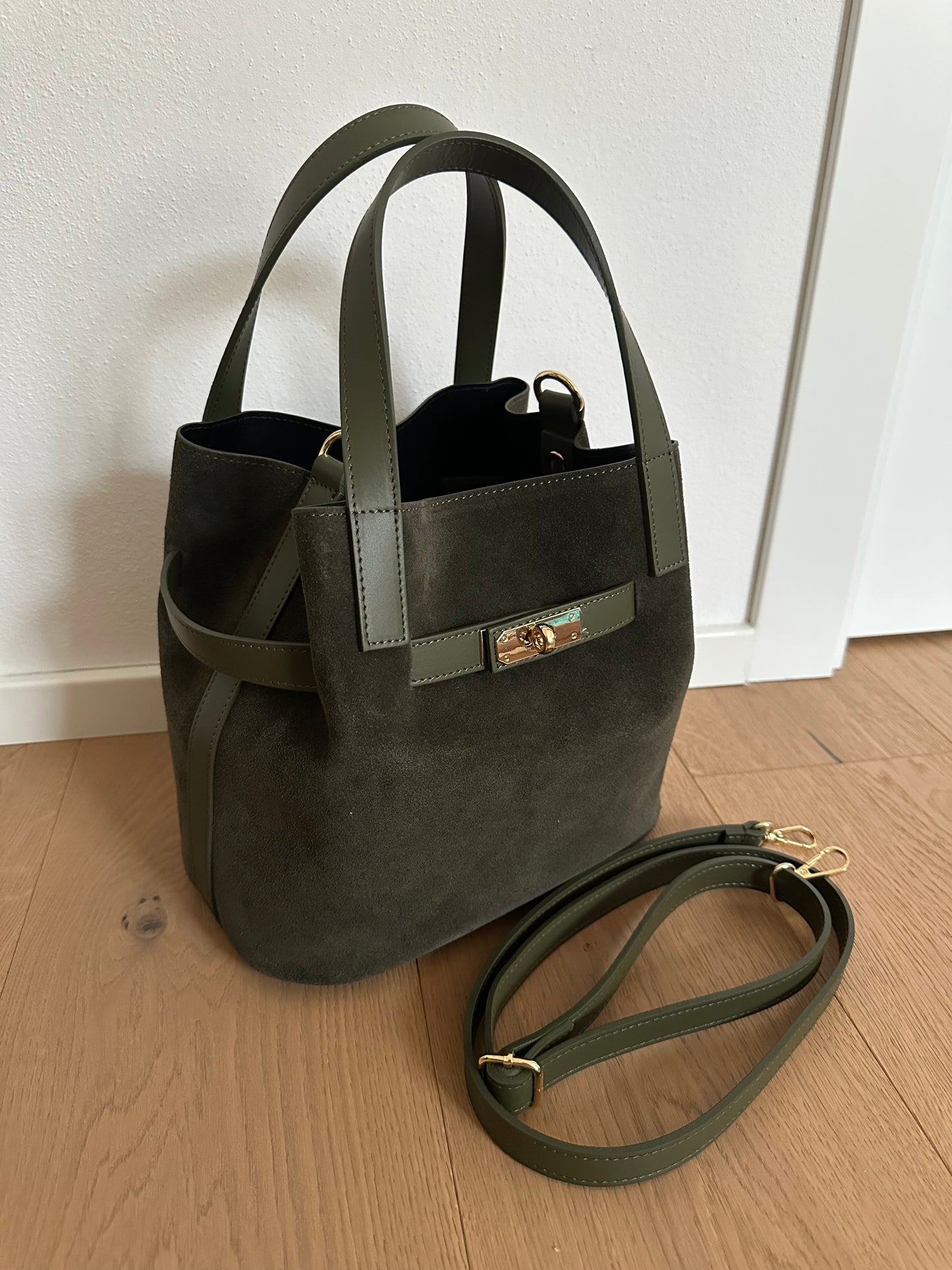 TATIANA - suede bucket