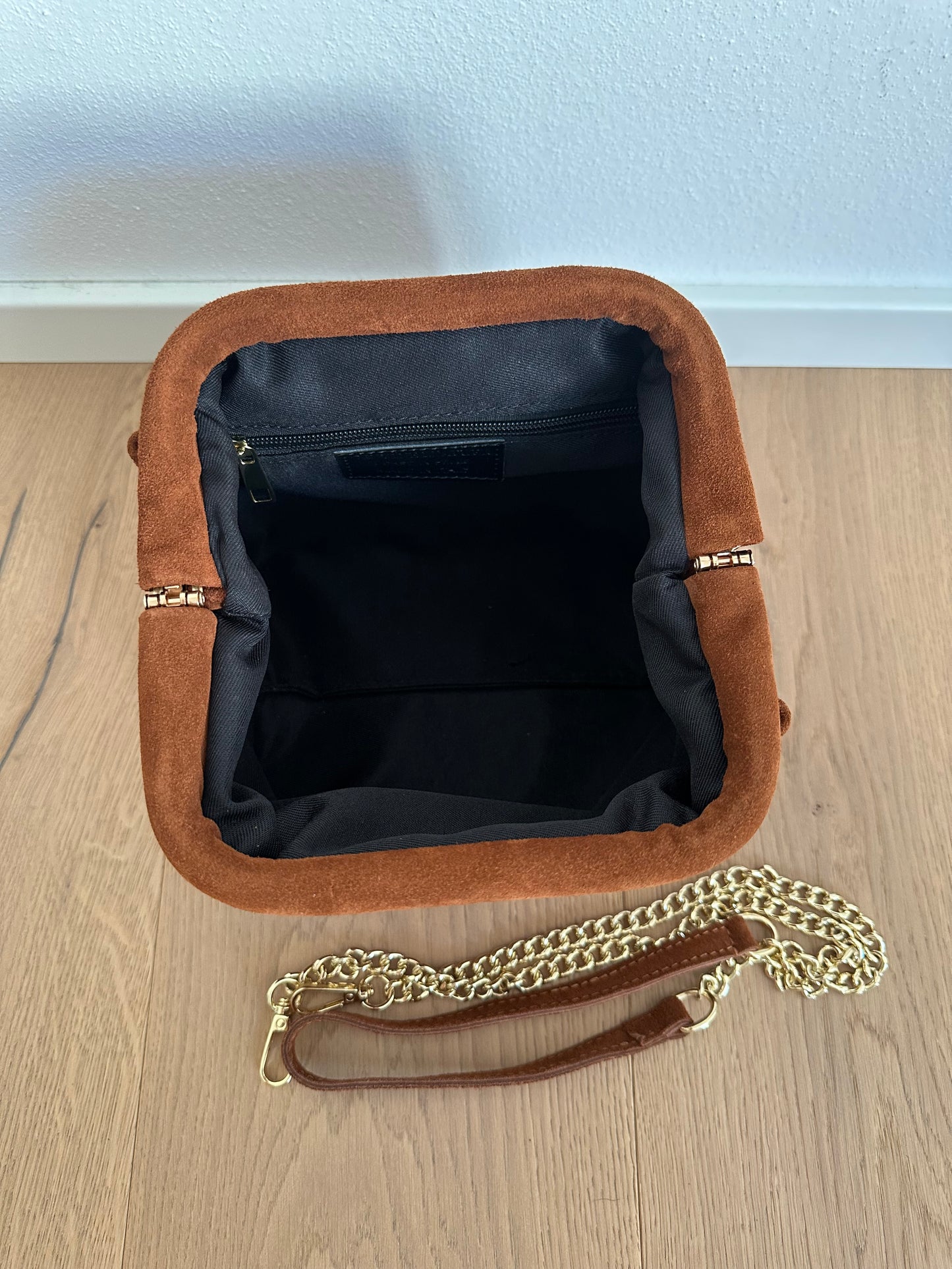 ALOAH suede - maxi pochette