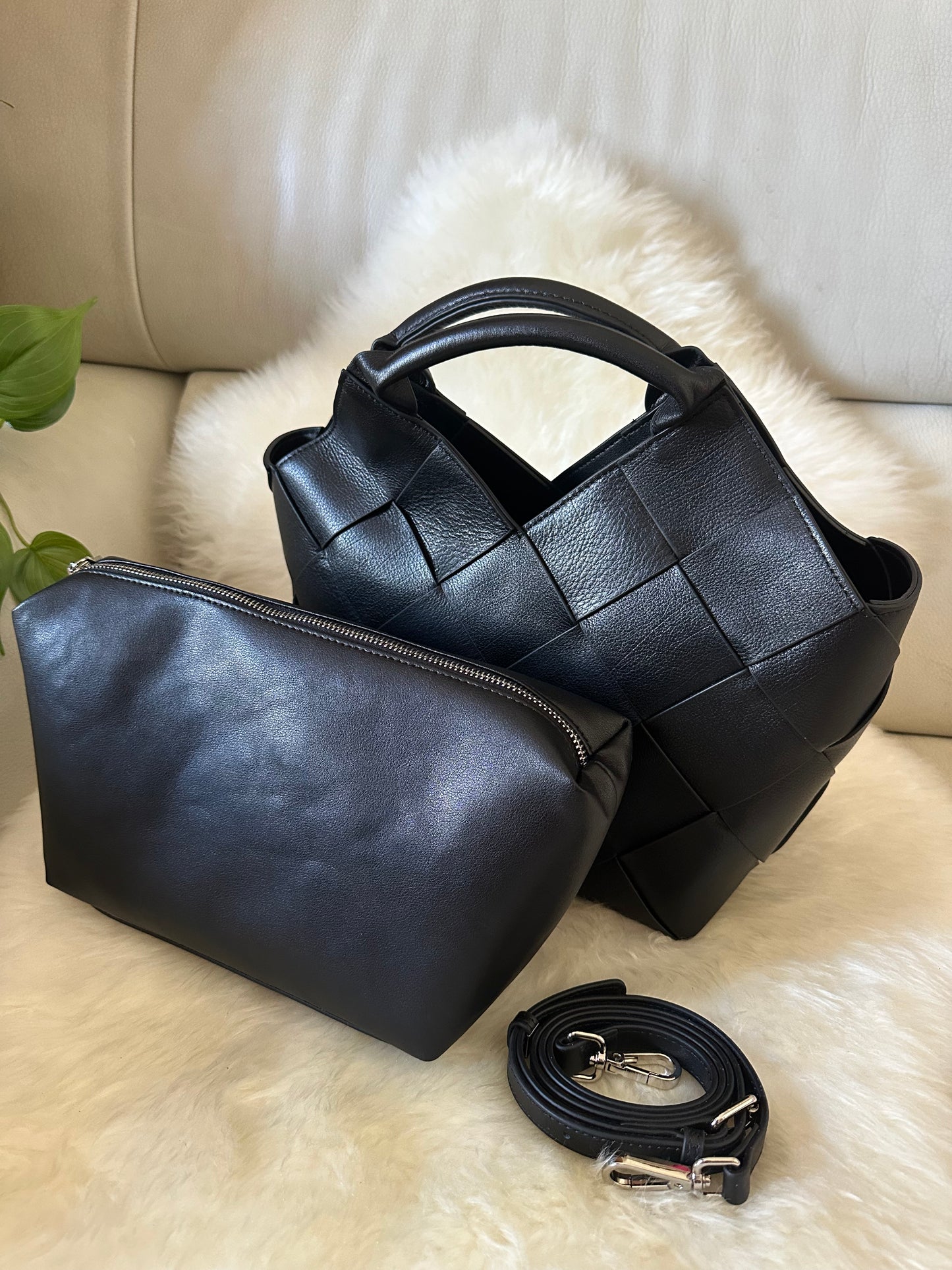 WOVEN HANDBAG- with shoulder strap