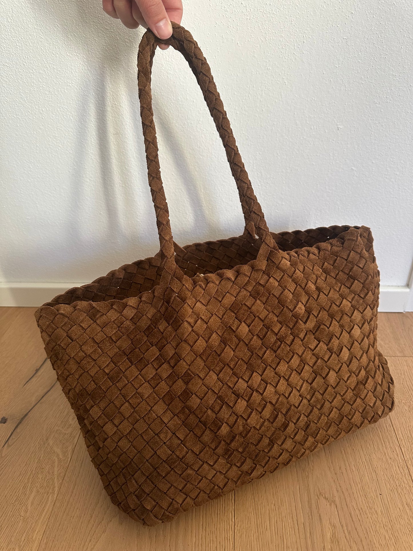 LEONIE- woven suede