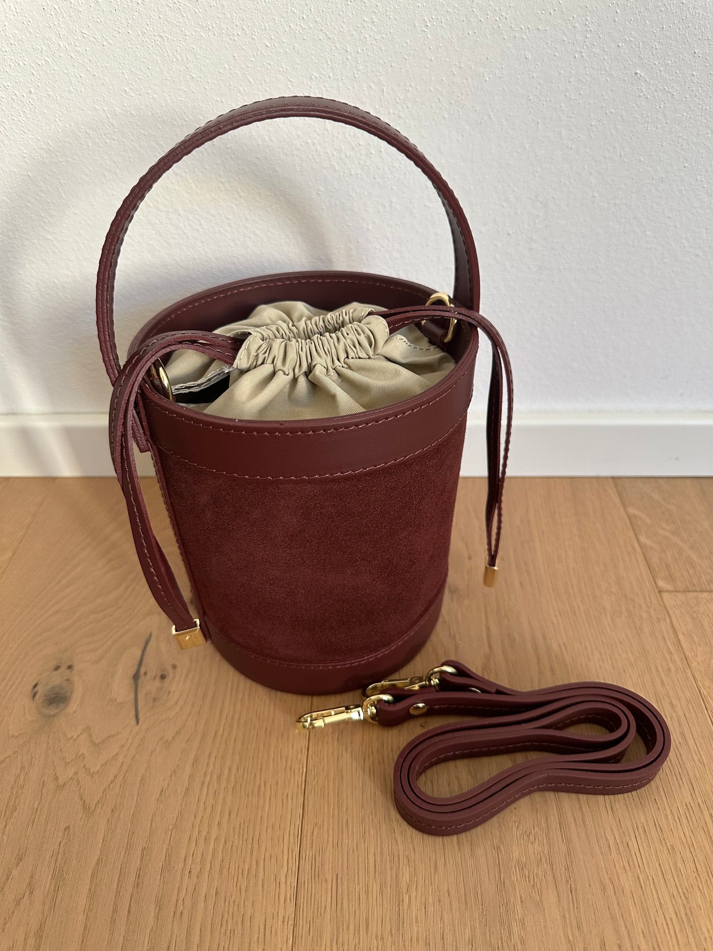 HELENA- suede bucket