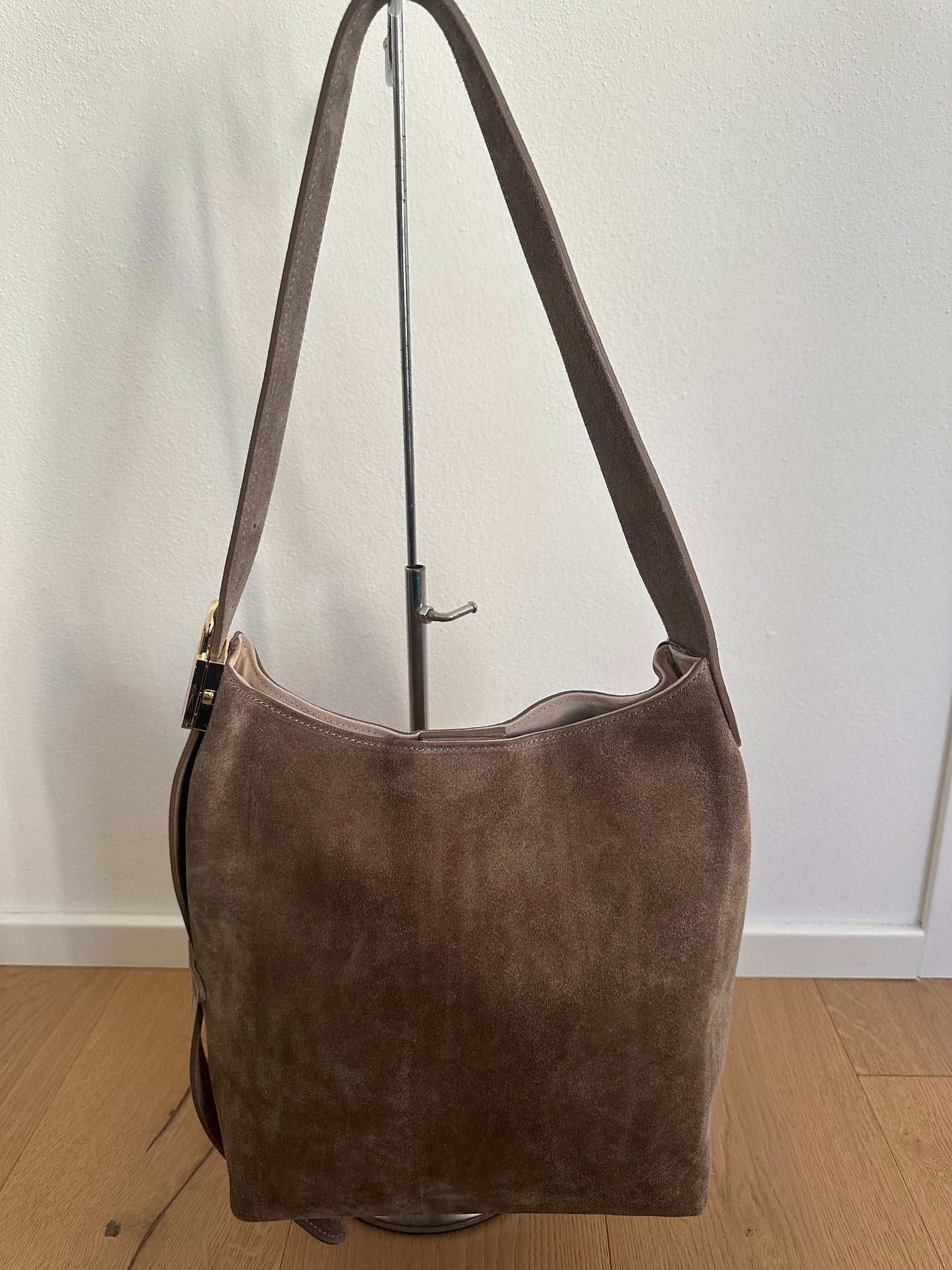 CAMILLA- suede bucket