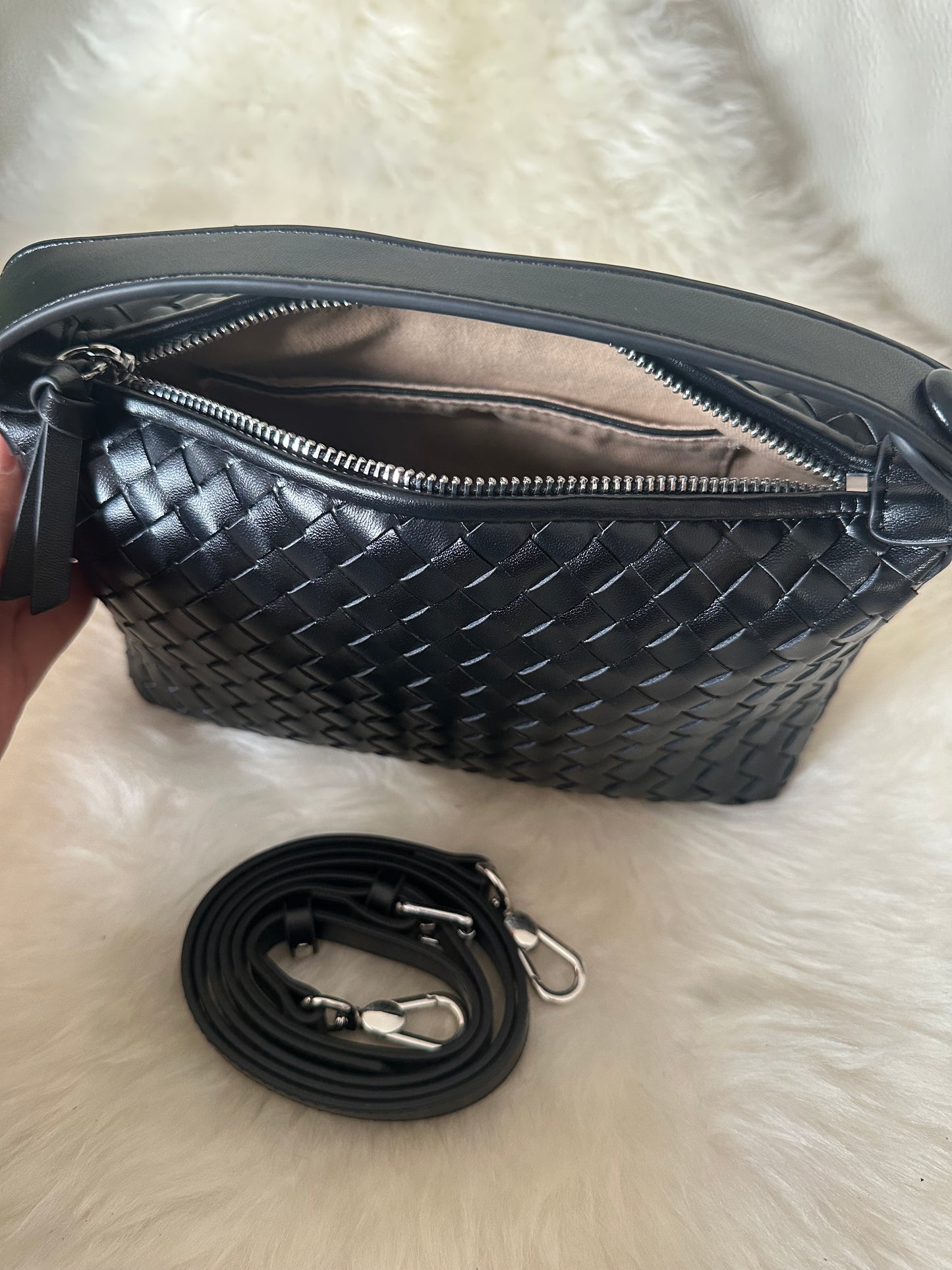 WANDI- woven handbag