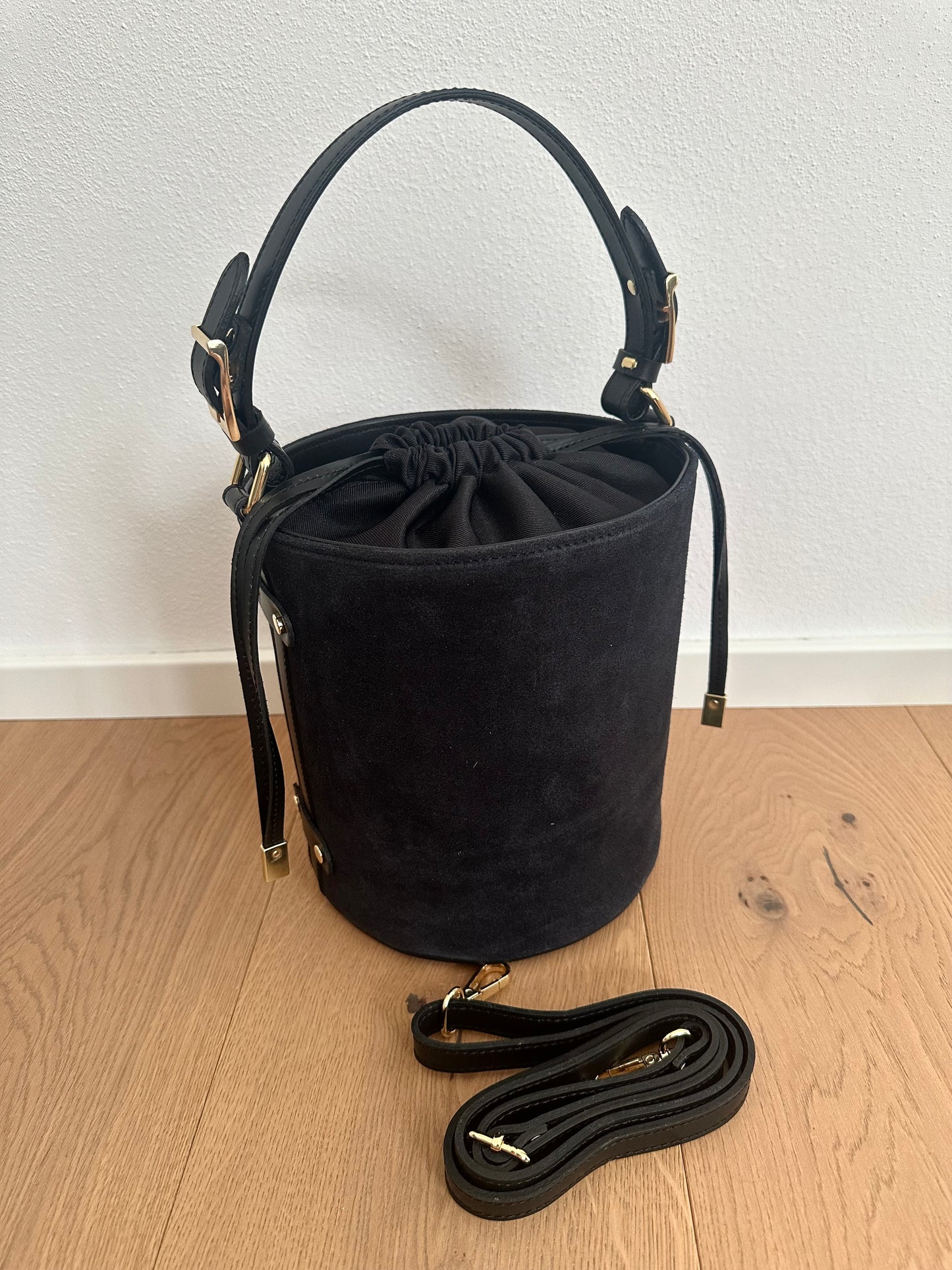 YARA - suede bucket