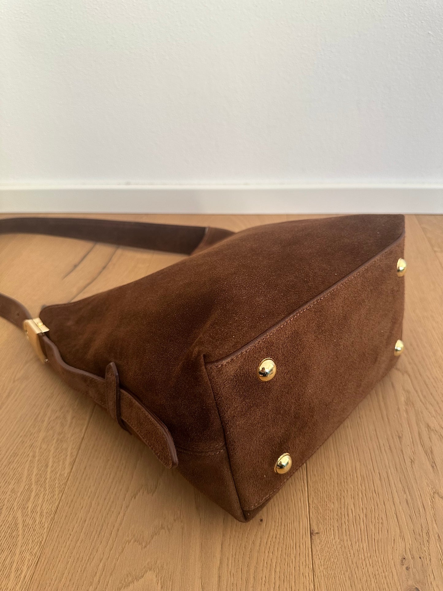 CAMILLA- suede bucket
