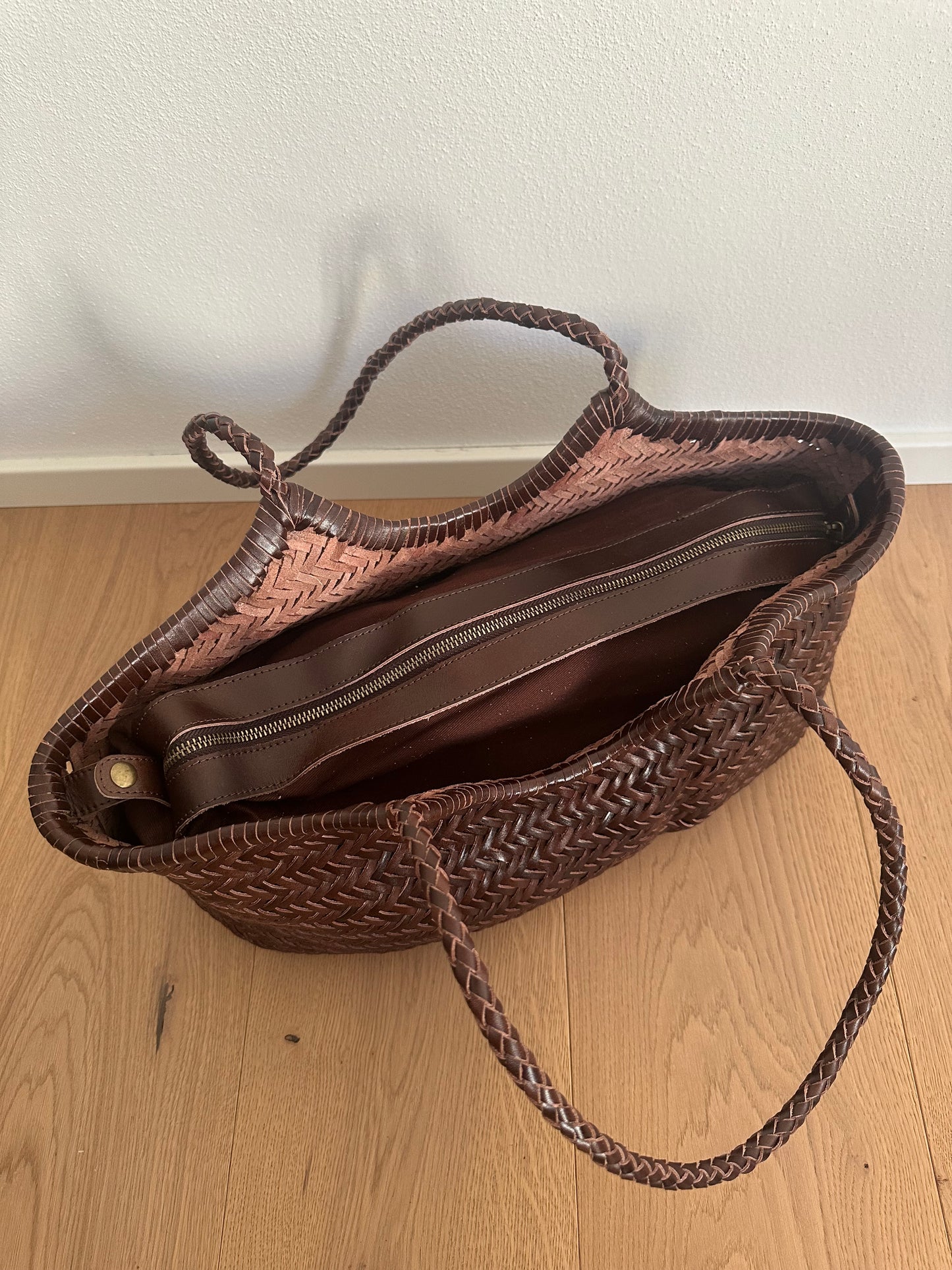 DORA PREMIUM - large