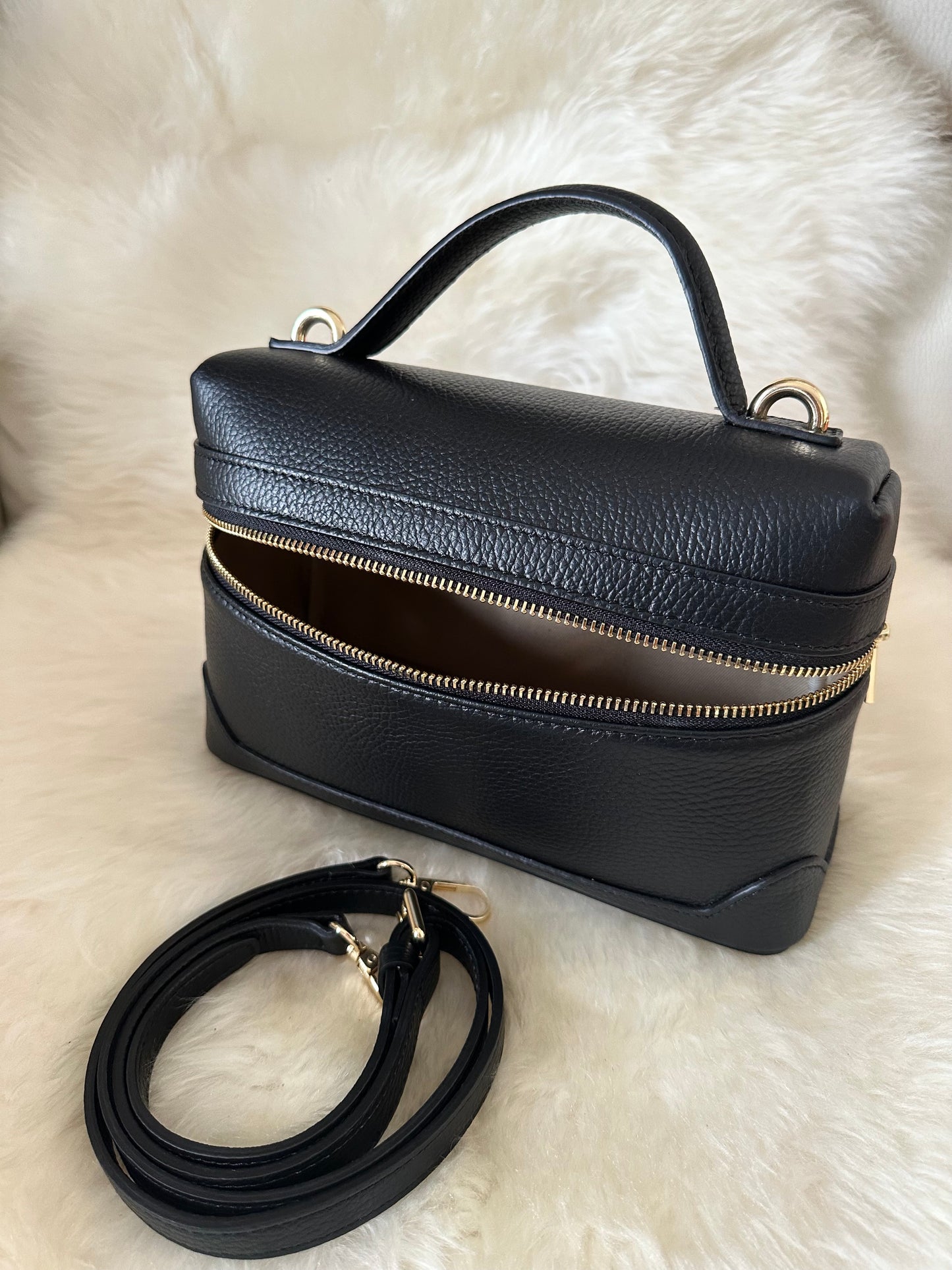 VANITY BAG - real leather