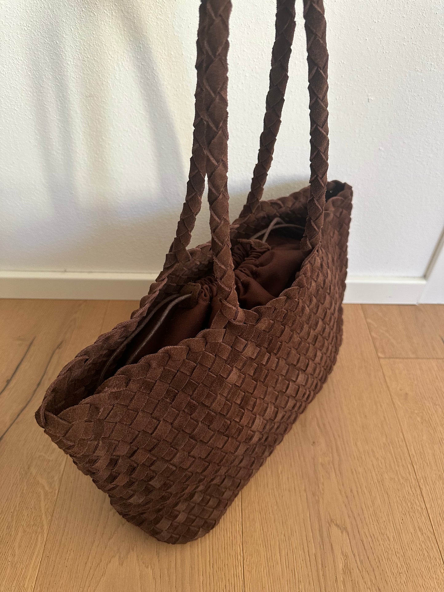 LEONIE- woven suede