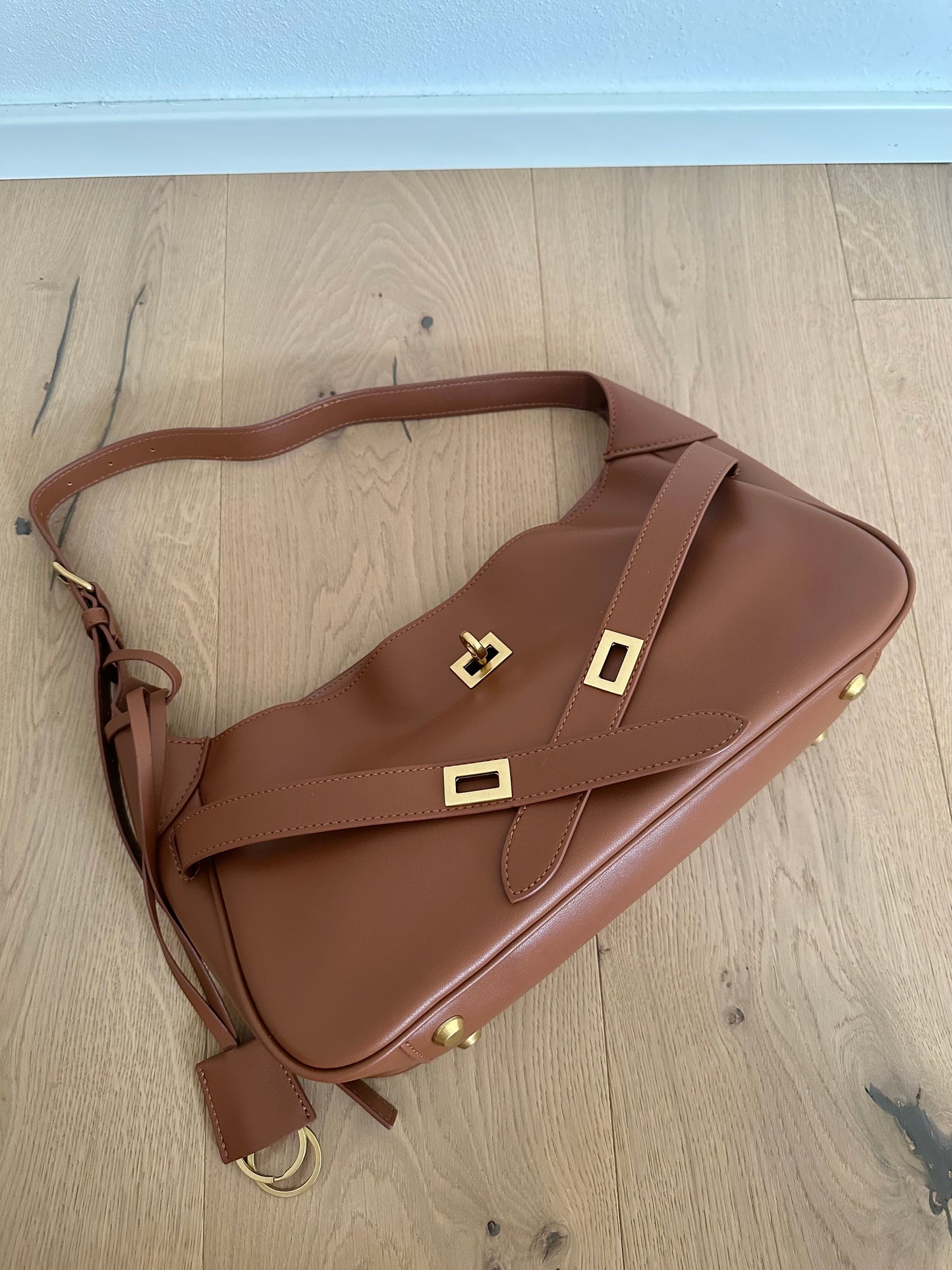 SHOULDER MARA
