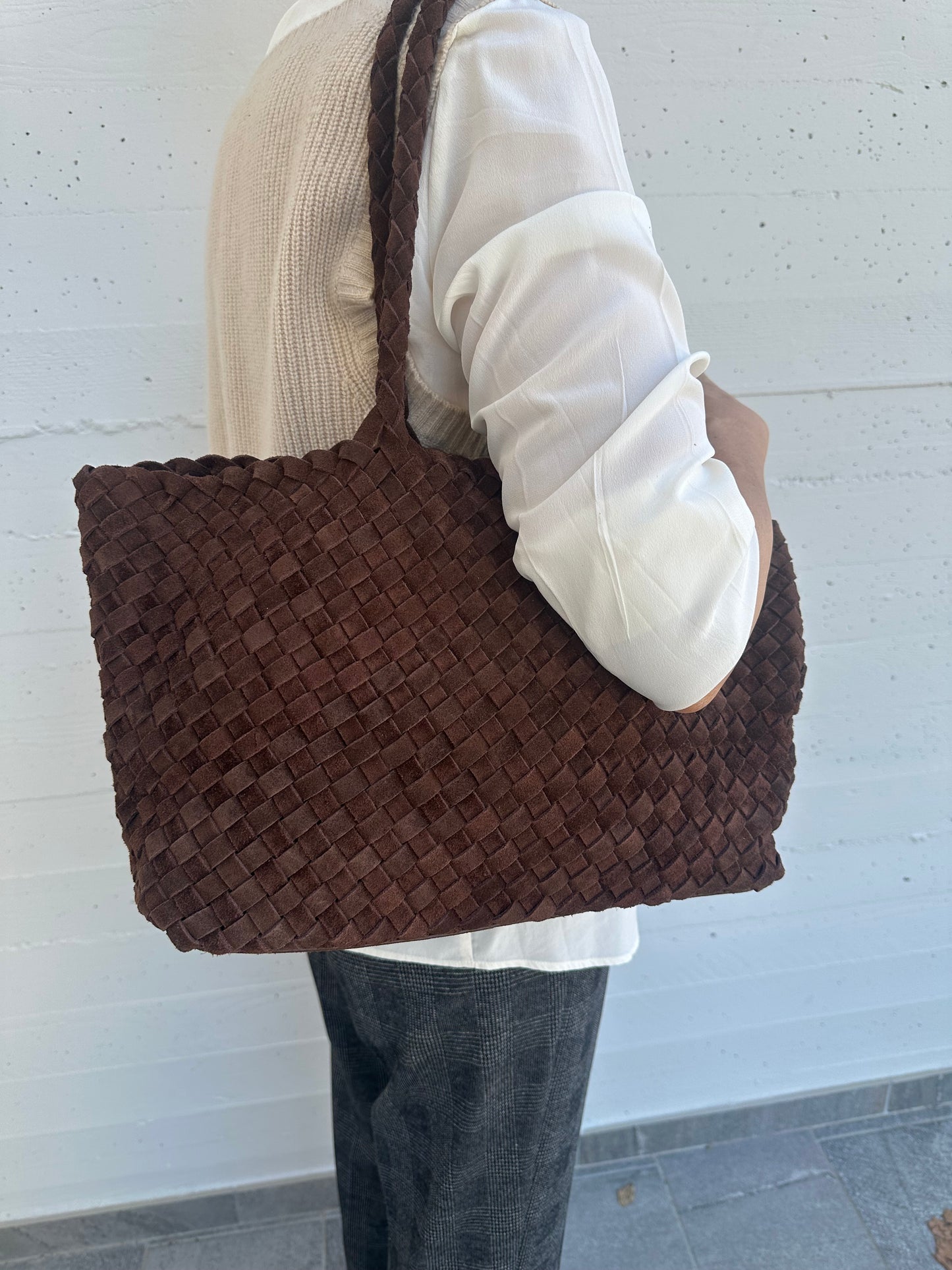 LEONIE- woven suede