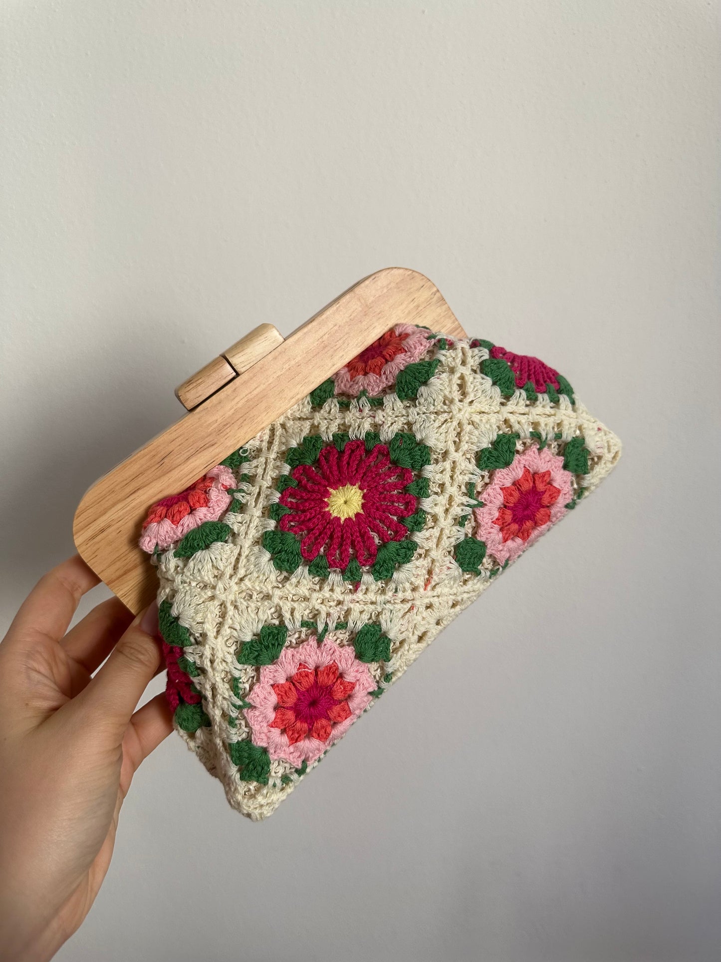 HANA clutch - rafia e ricamo