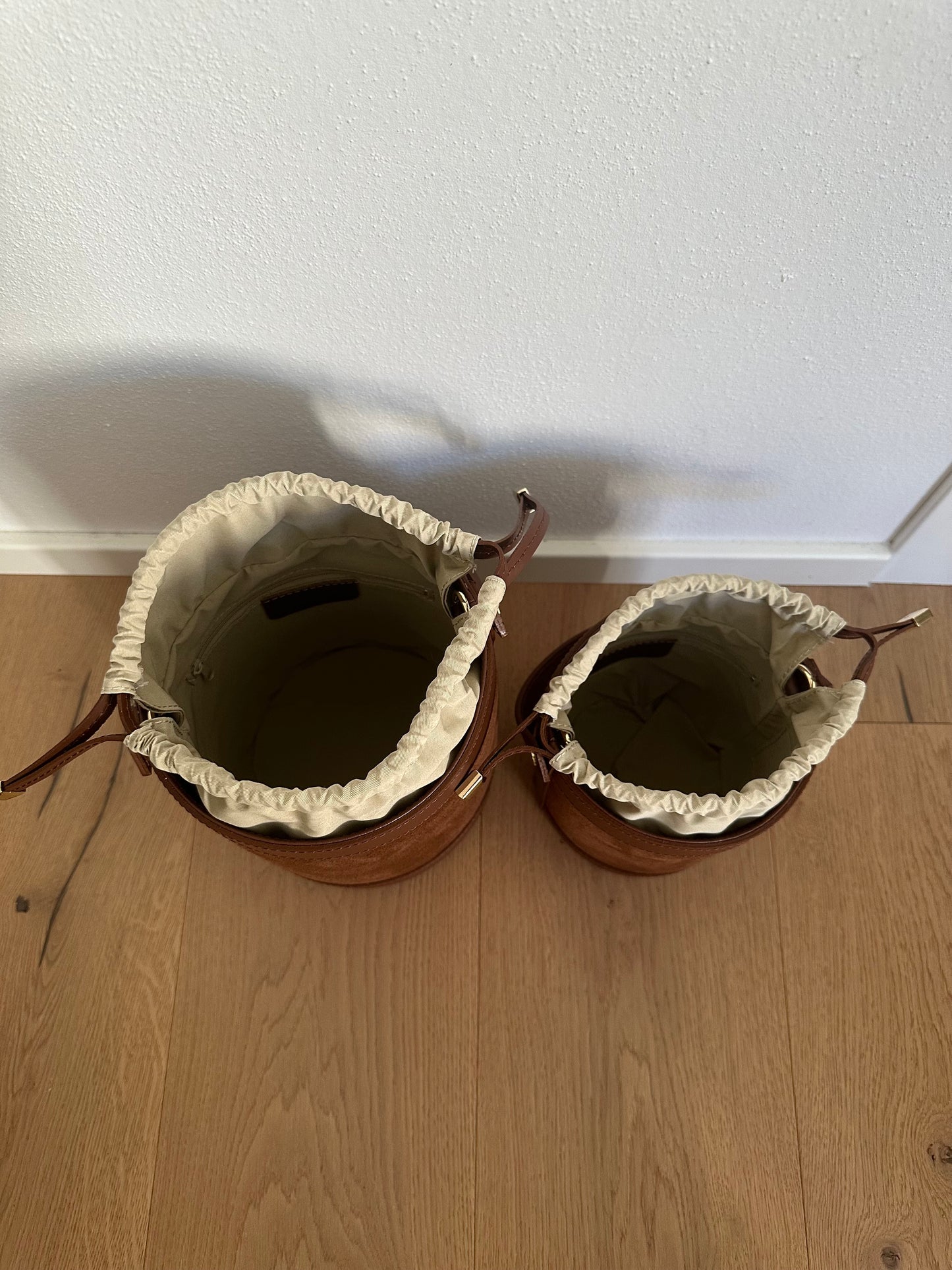 HELENA- suede bucket