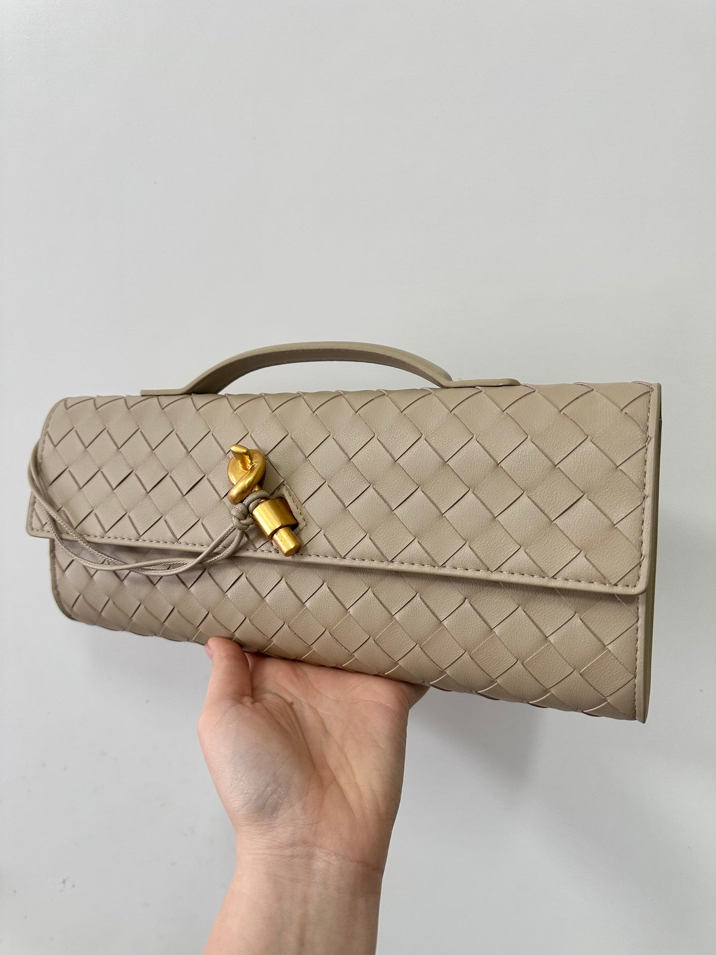 KNOT CLUTCH- Real leather