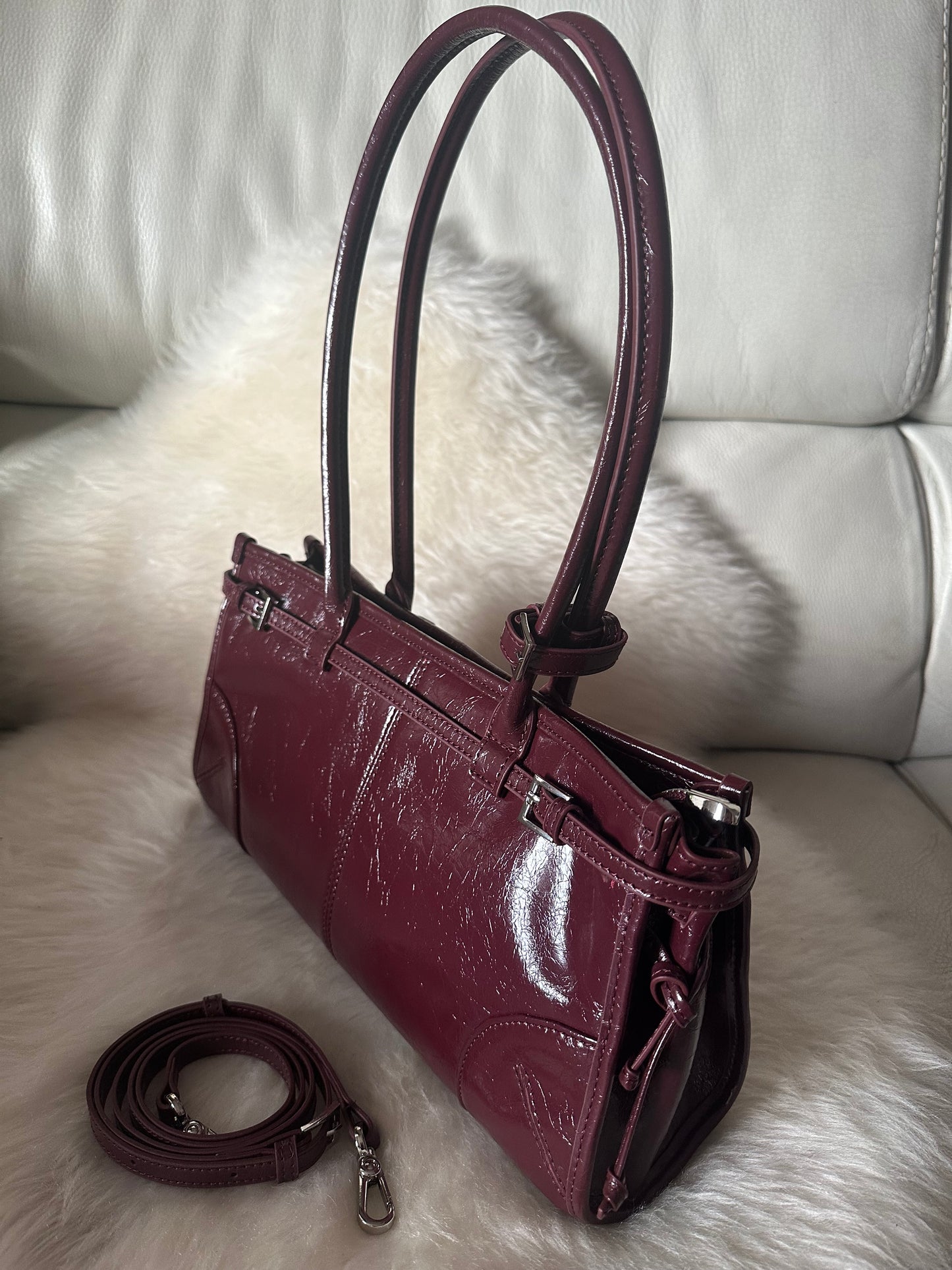 ASTRID - Genuine shiny leather