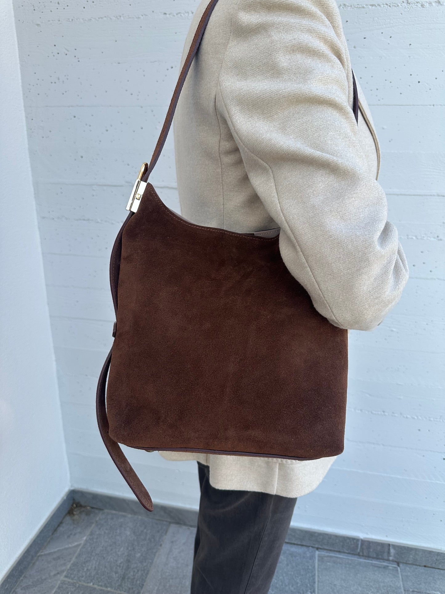 CAMILLA- suede bucket