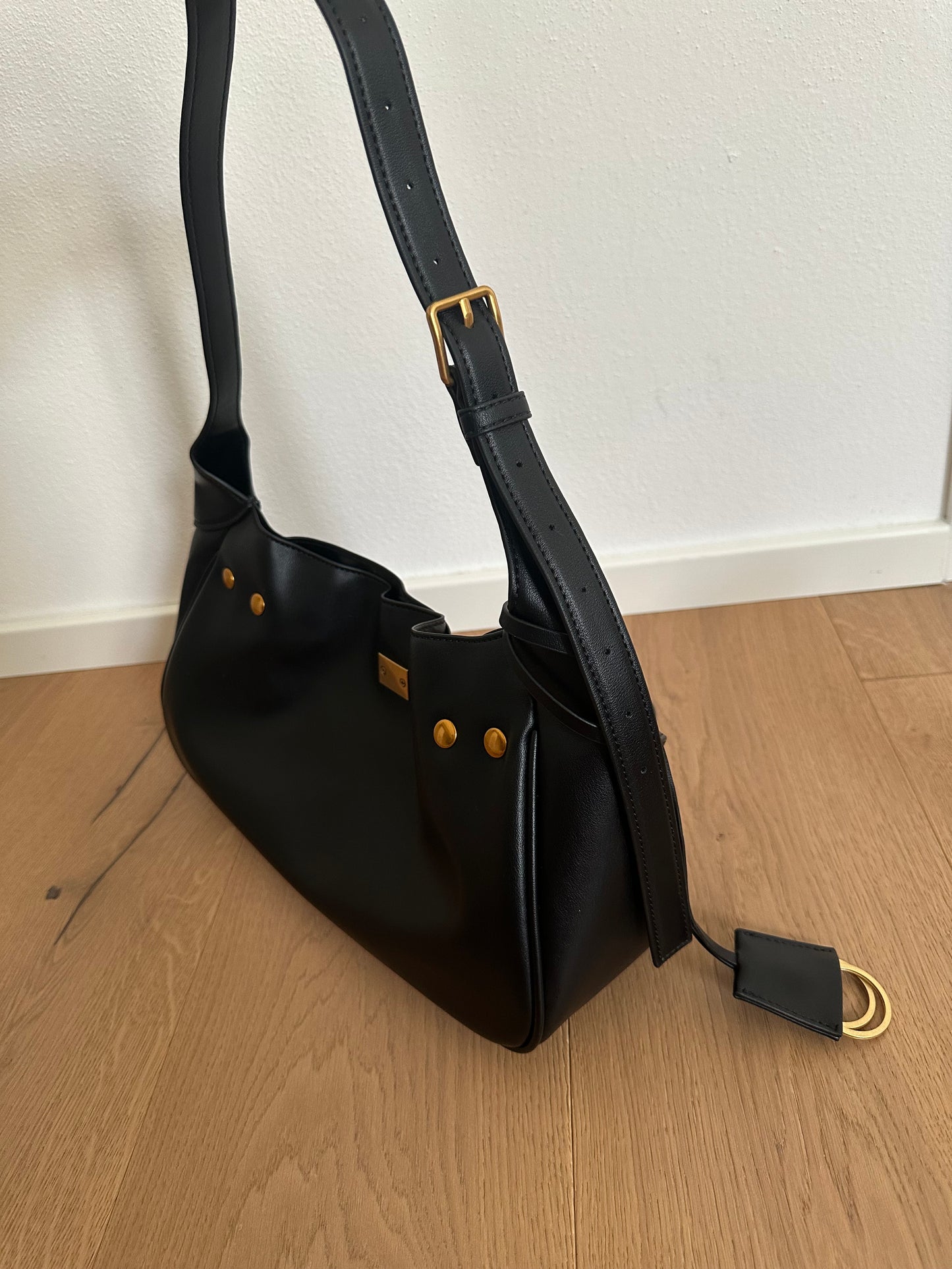 SHOULDER MARA