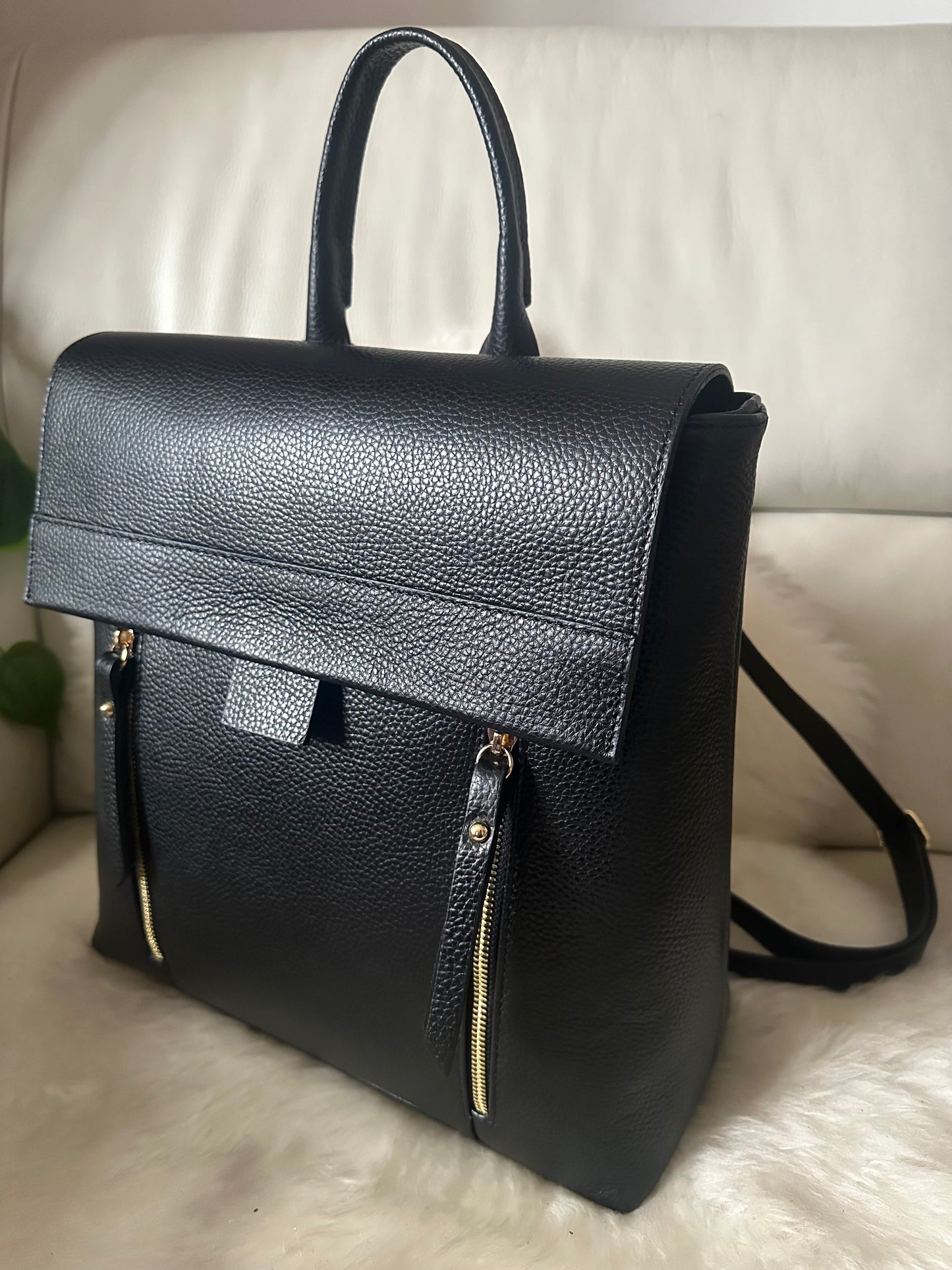 NOA- Unisex Genuine Leather Backpack