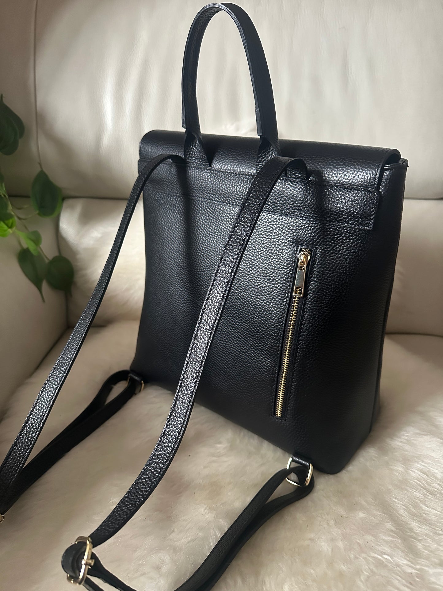NOA- Unisex Genuine Leather Backpack
