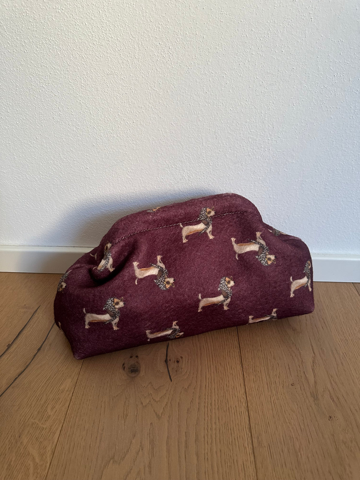 POCHETTE BASSOTTO- tracolla a catena