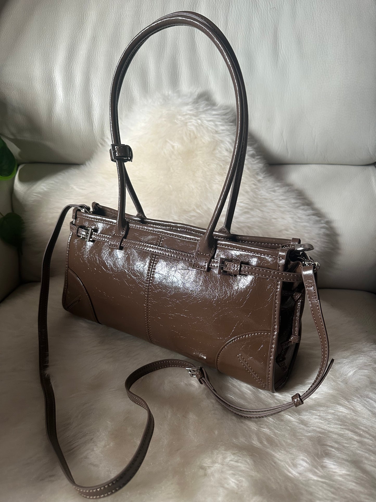 ASTRID - Genuine shiny leather