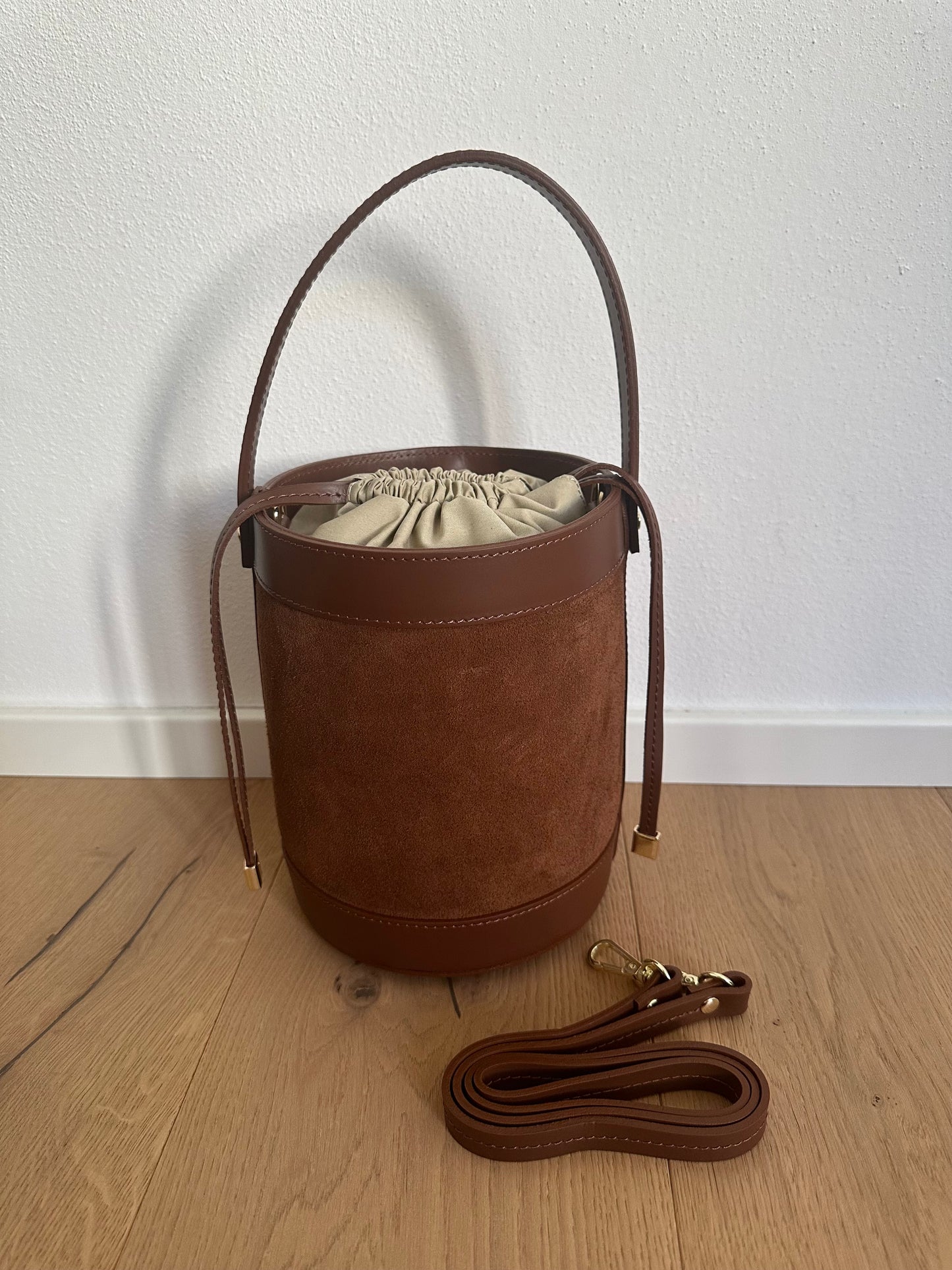 HELENA- suede bucket