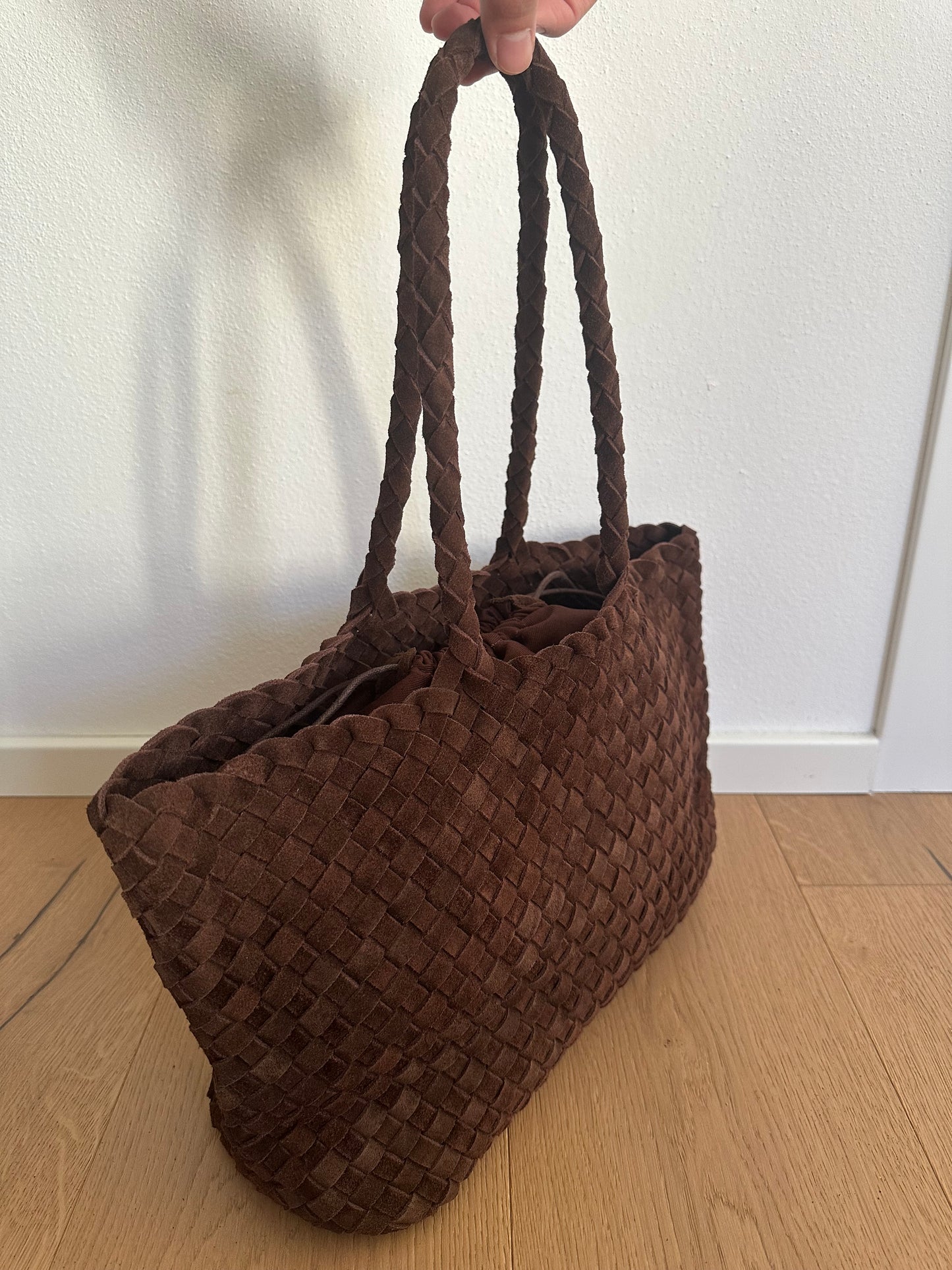 LEONIE- woven suede