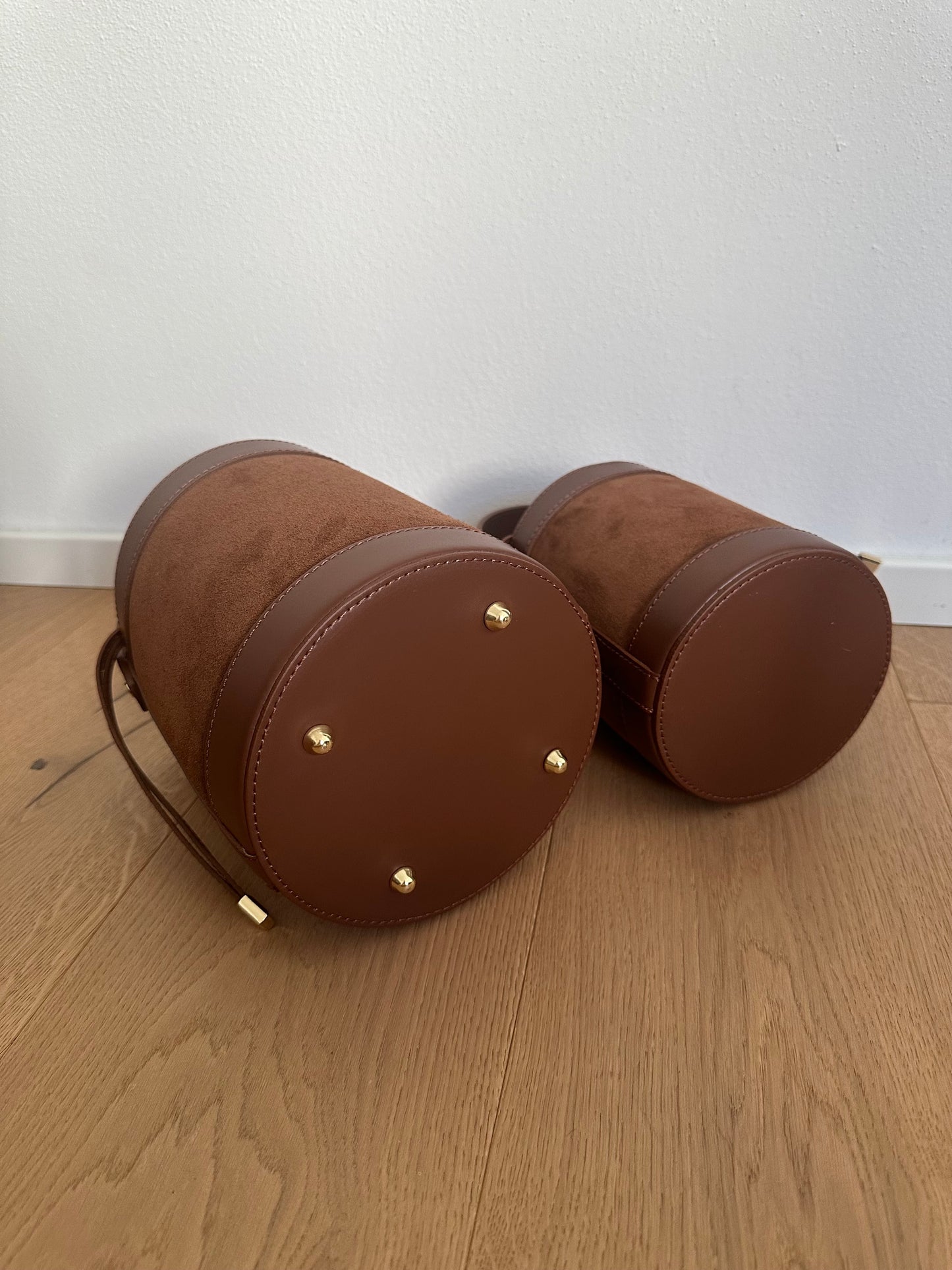 HELENA- suede bucket