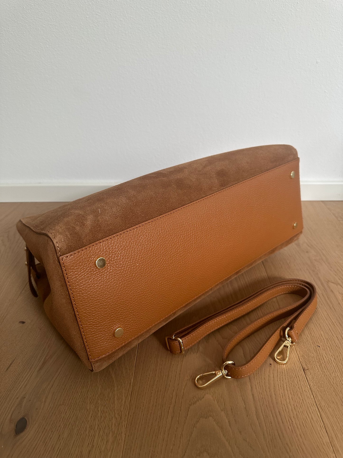 AMELIA BIG- suede