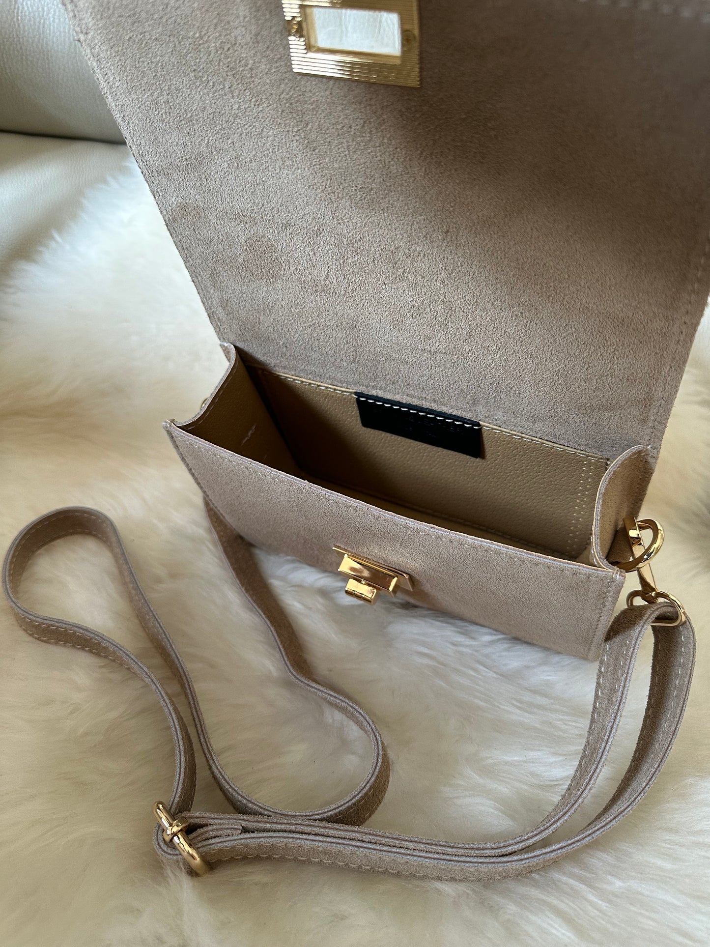 MILA suede- crossbody