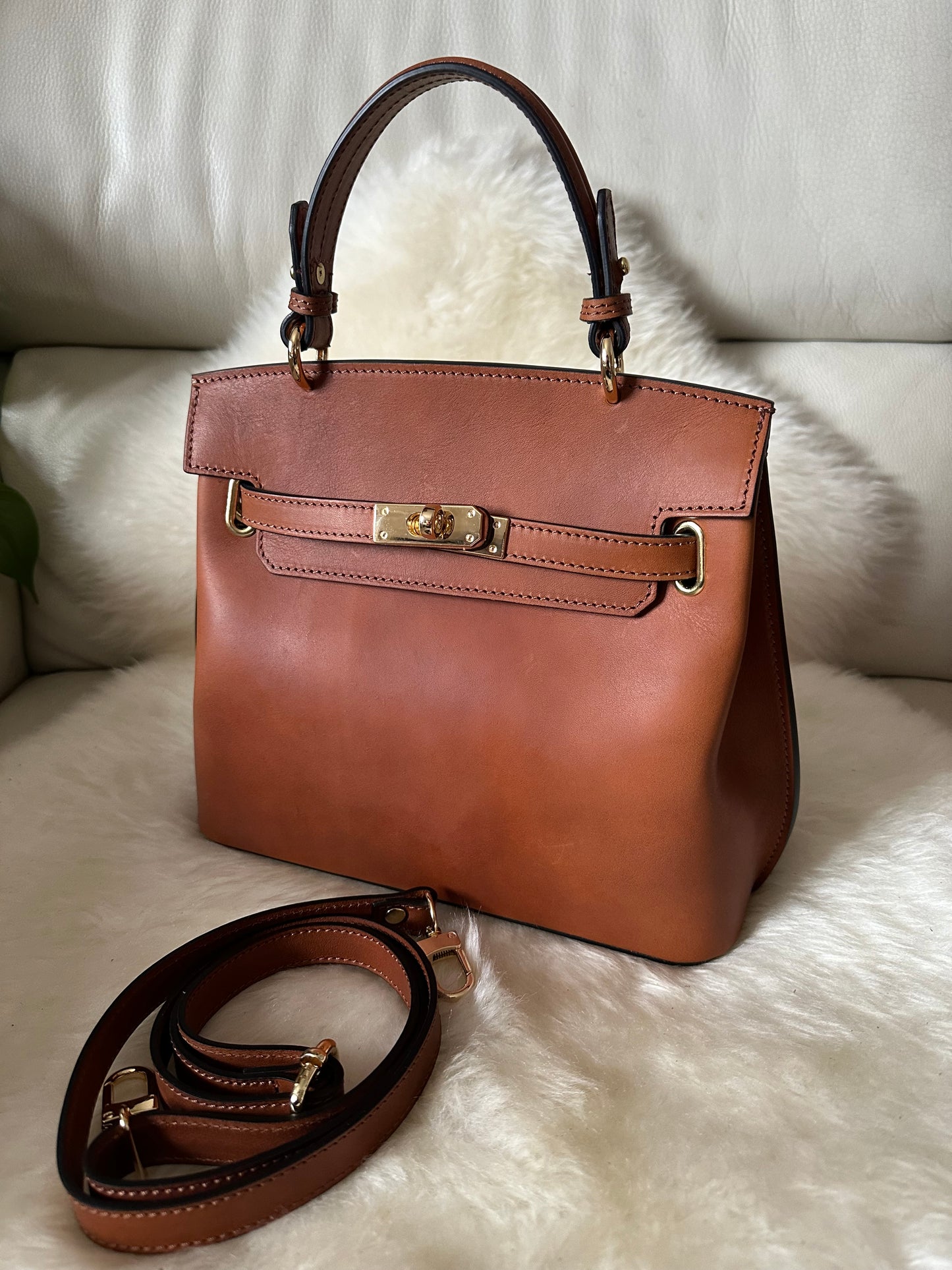 CHLOÉ - full grain cowhide leather