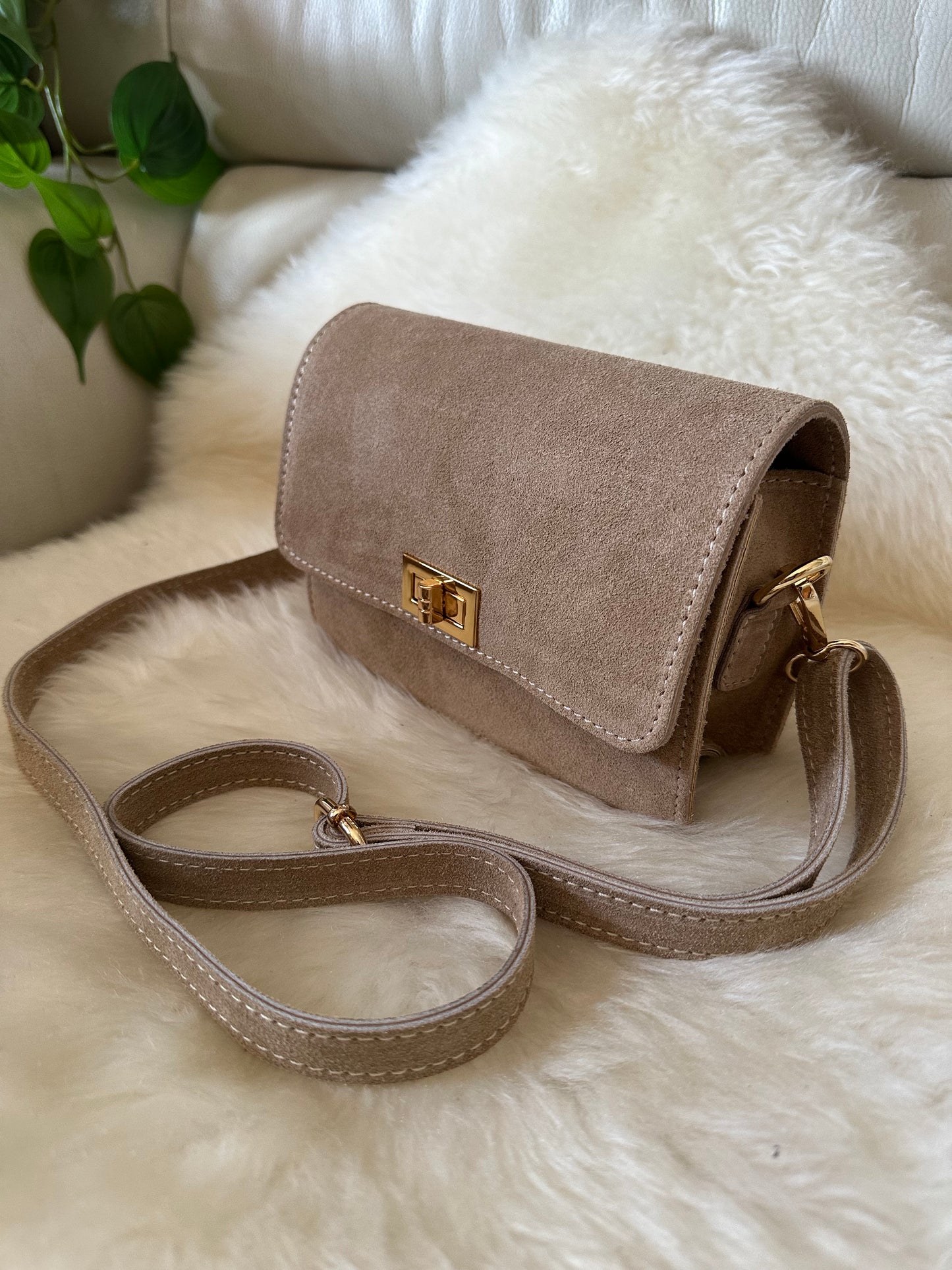 MILA suede- crossbody