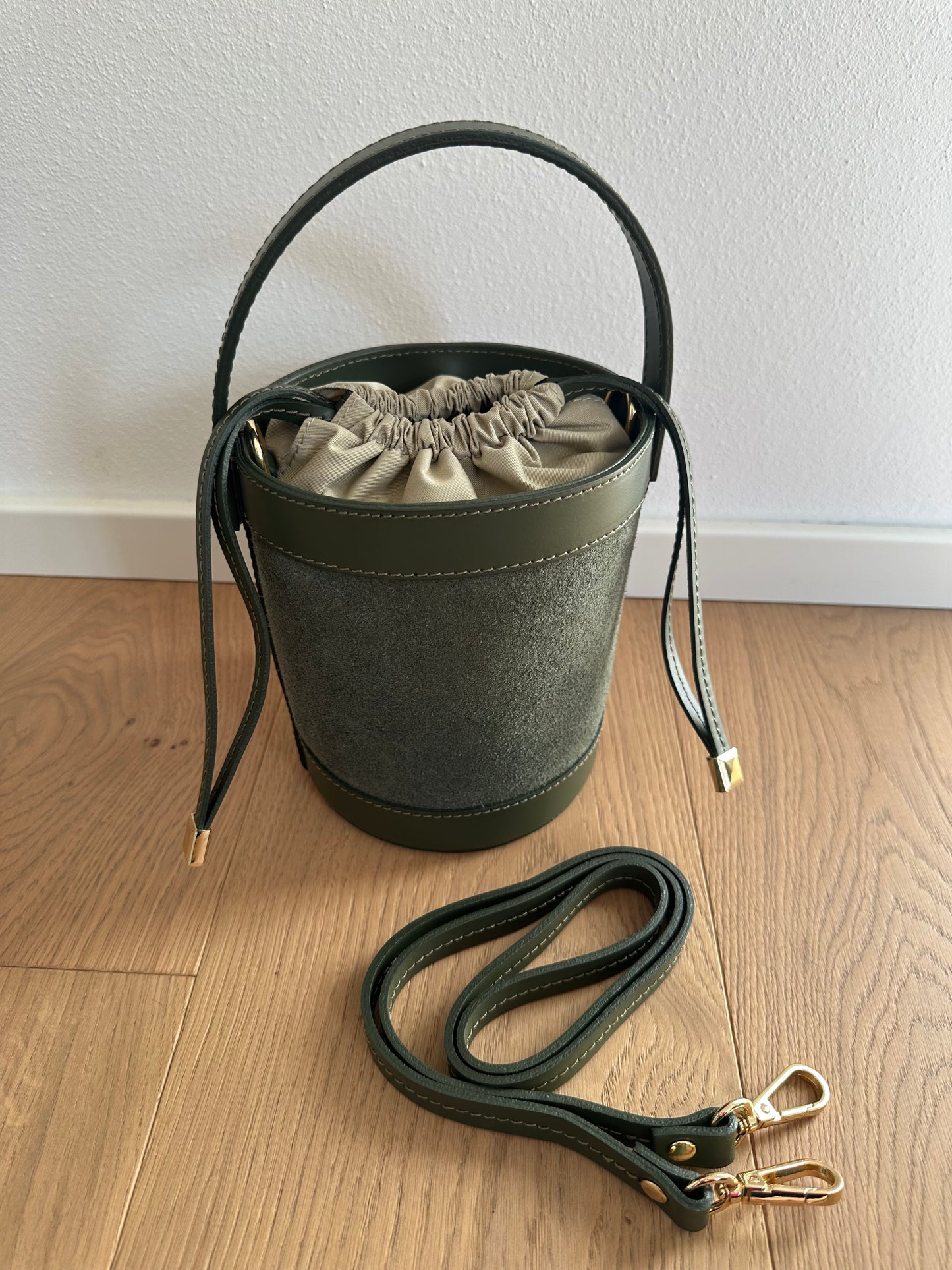 HELENA- suede bucket