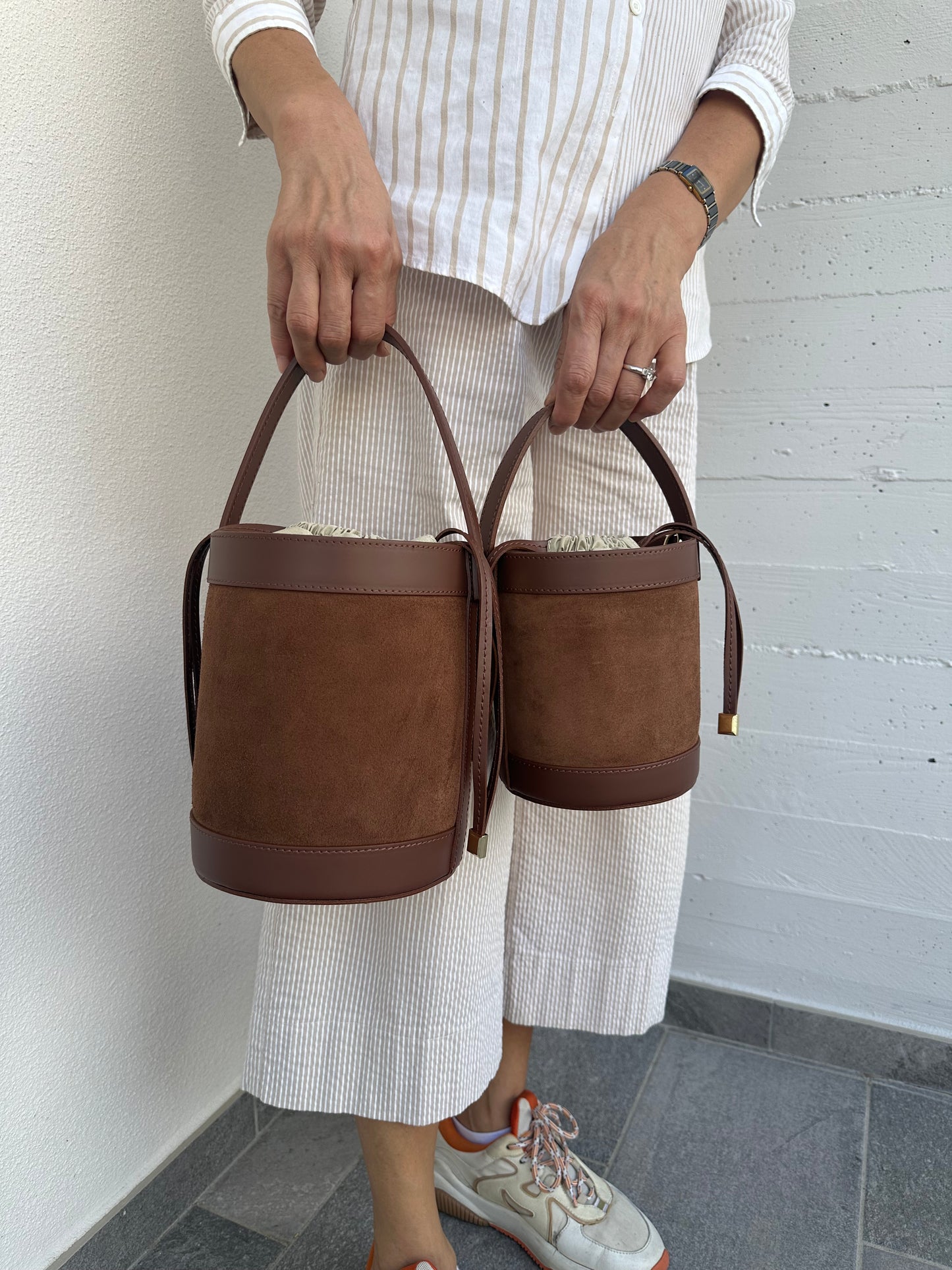 HELENA- suede bucket