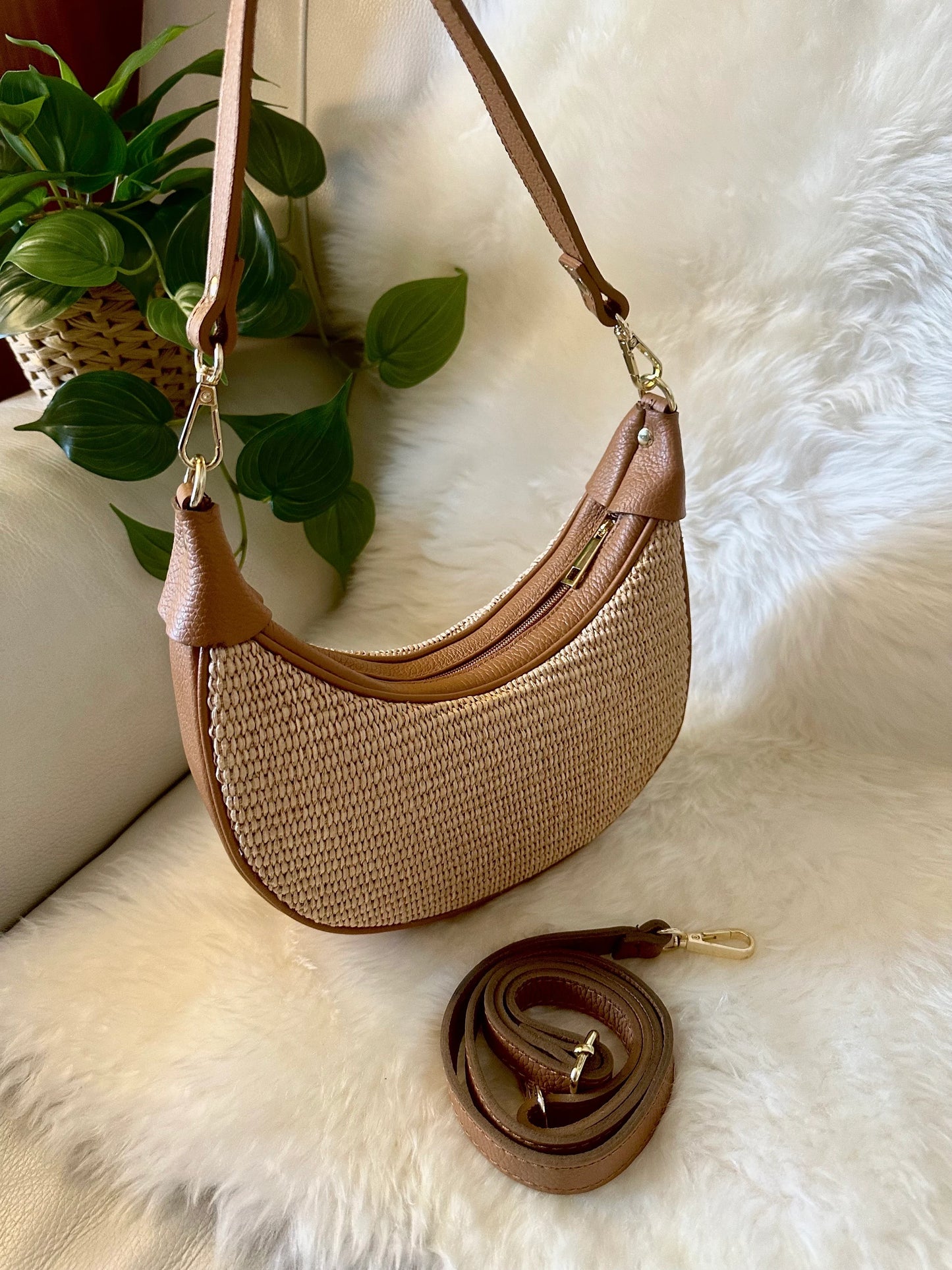 MOON- raffia