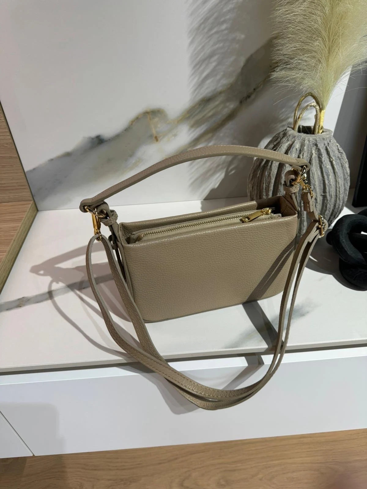 NINA - Handbag with shoulder strap in real leather