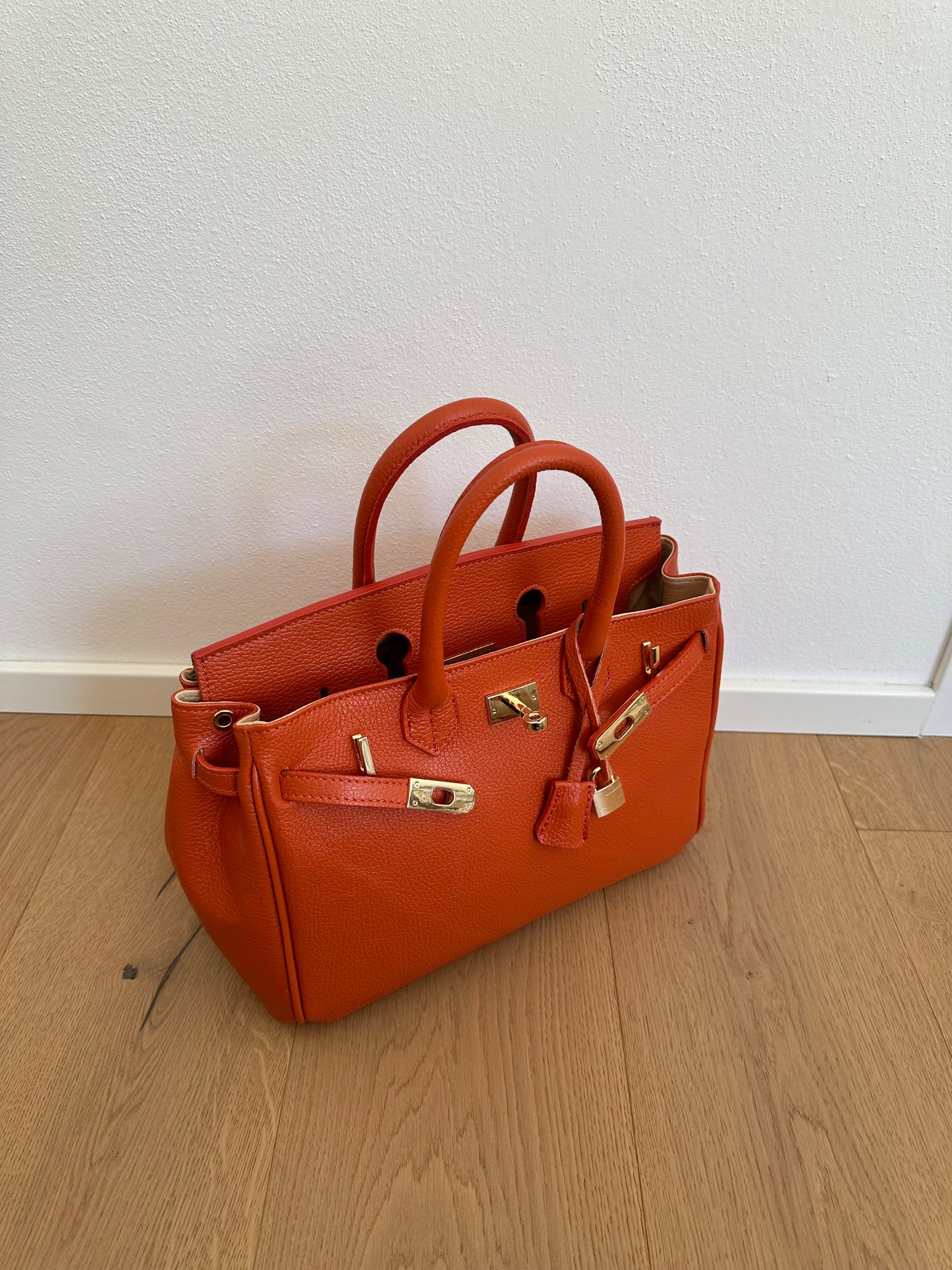 VIVIANNE MEDIUM- handbag